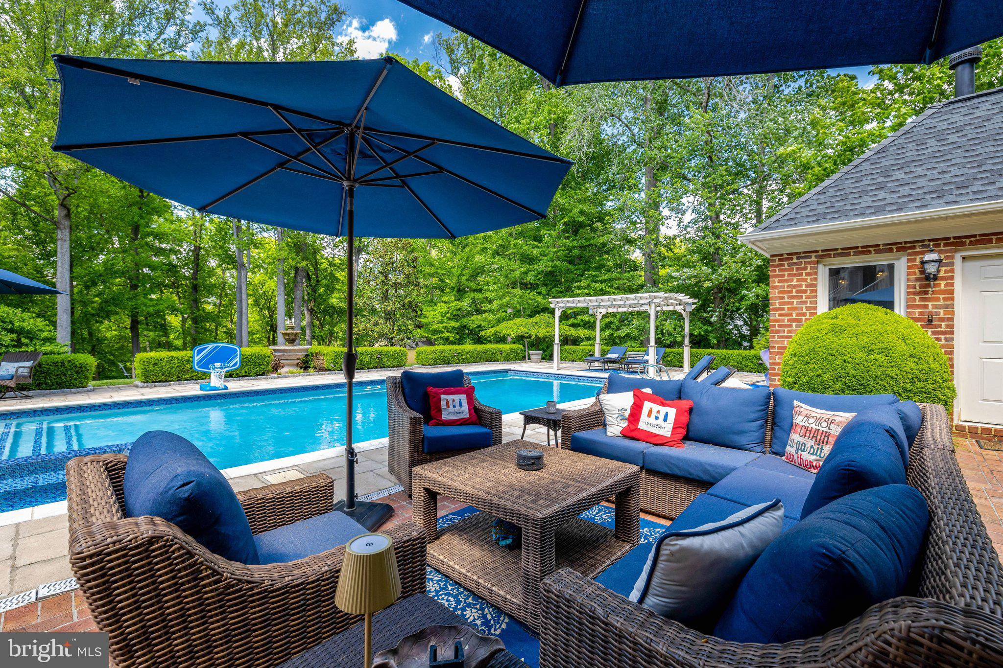 FALCON RIDGE - Residential