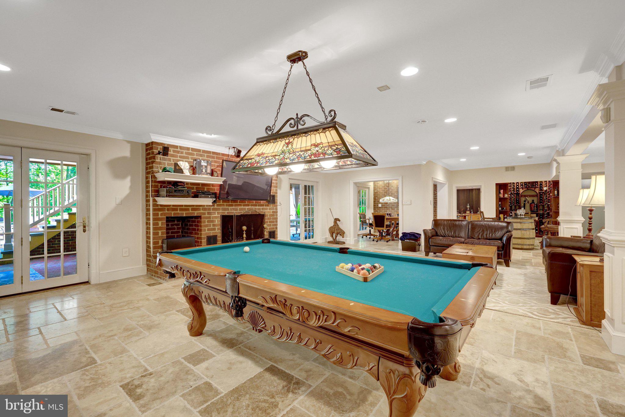 FALCON RIDGE - Residential