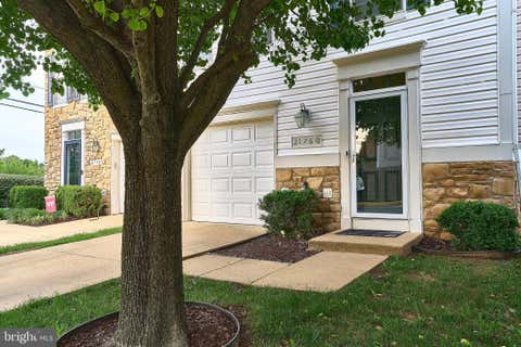 Townhouse For Rent - 21760 Goose Cross Terrace<br/> Loudoun County, ASHBURN, VA 20147