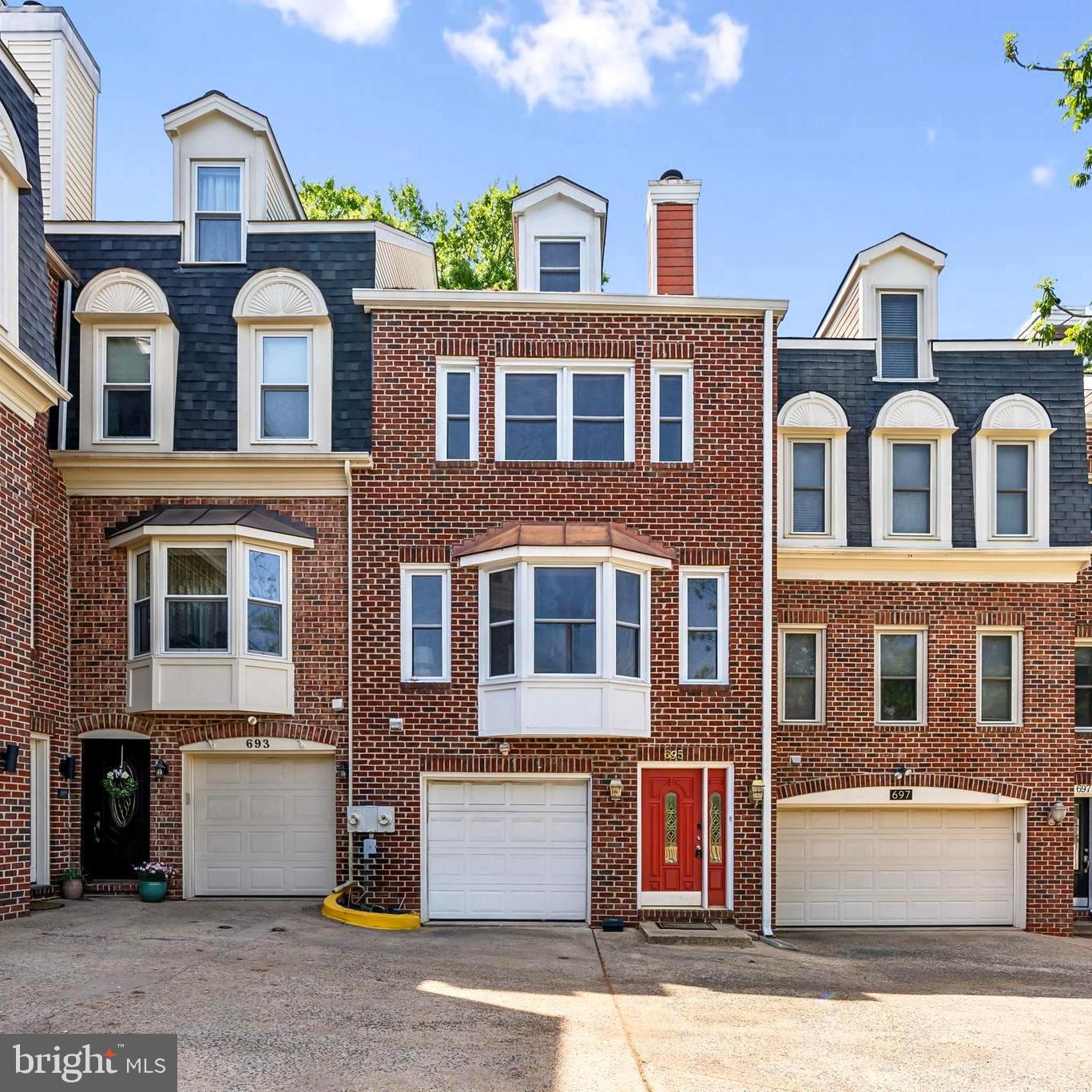 695 W GLEBE ROAD