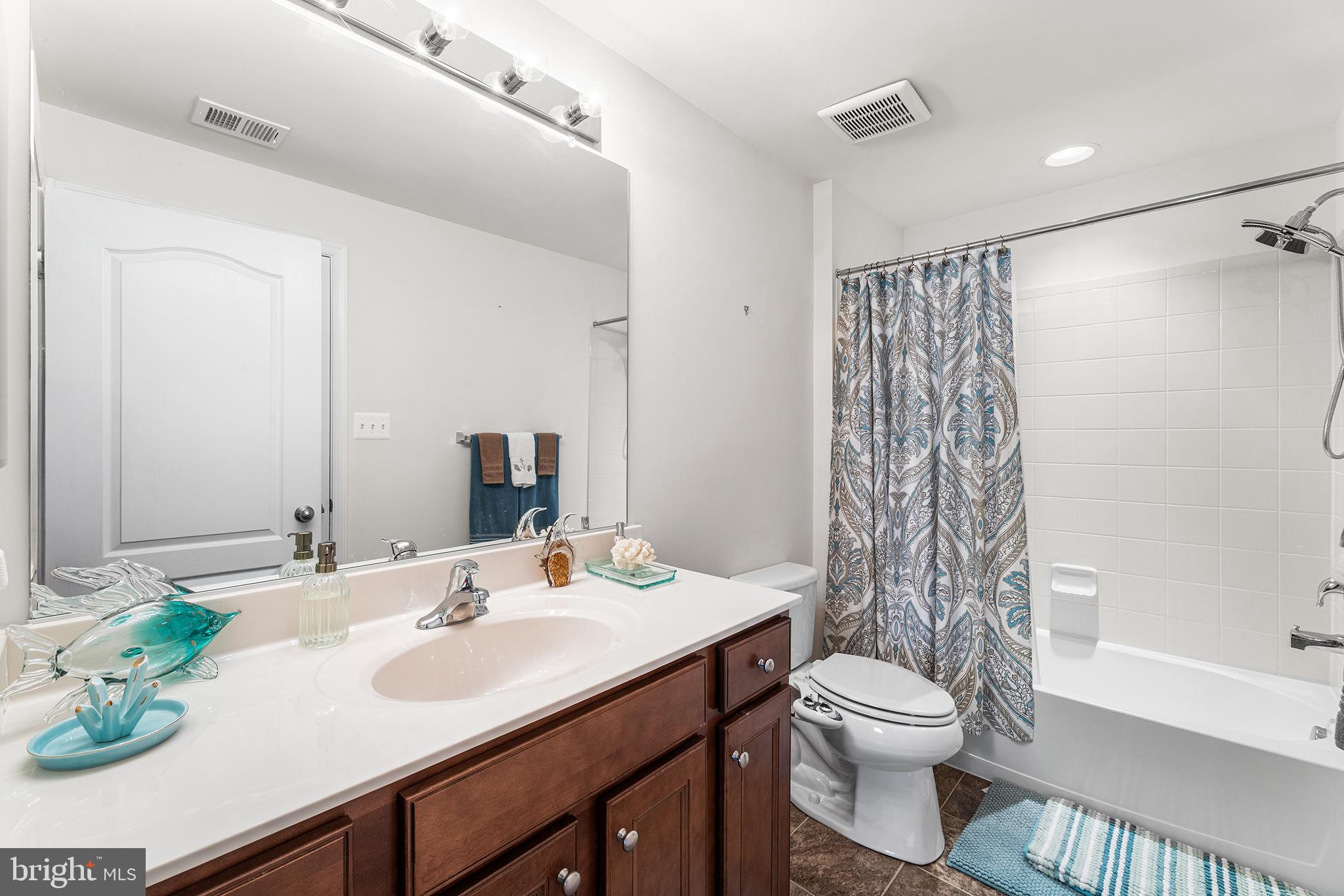 PLANTATION LAKES - Residential