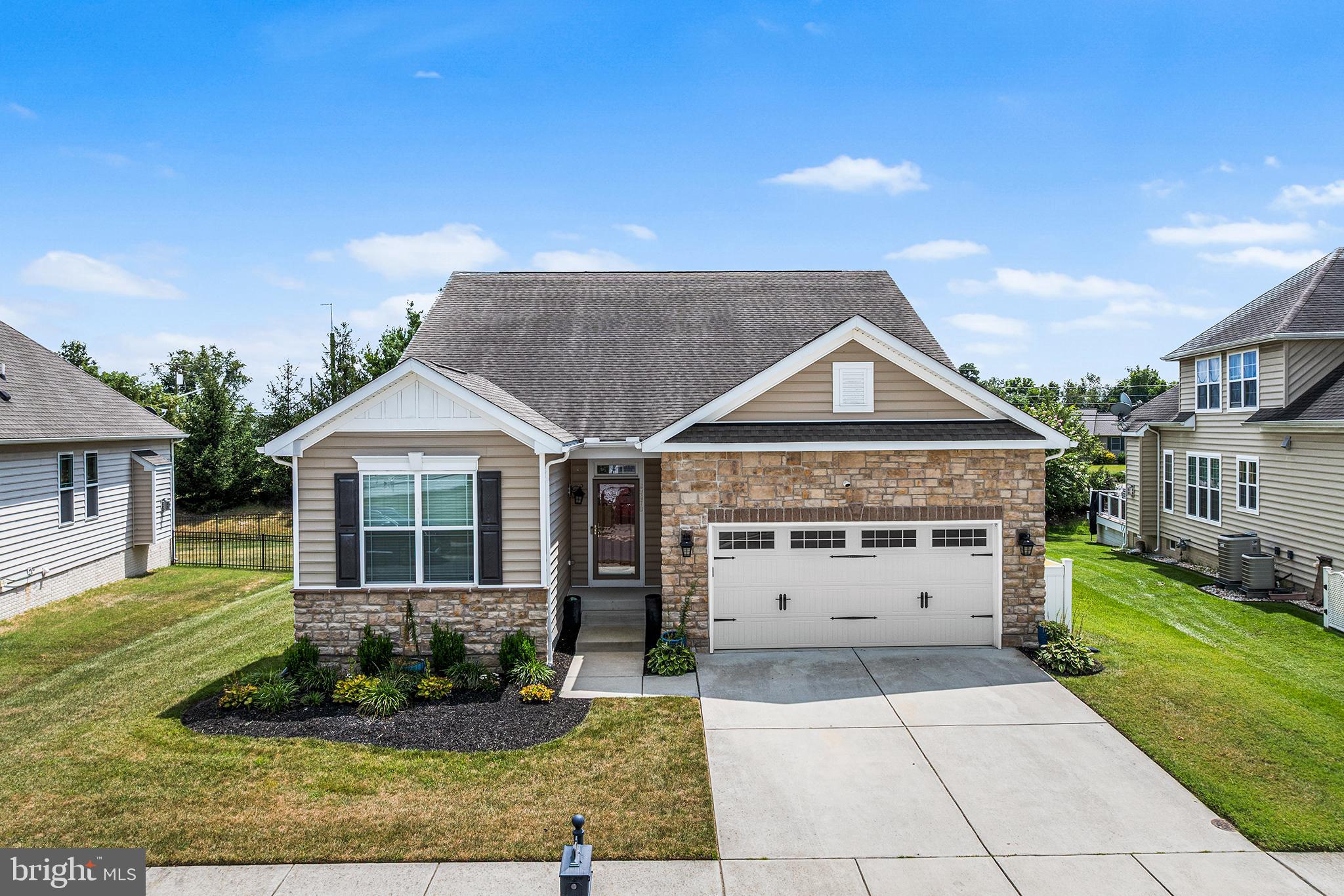 PLANTATION LAKES - Residential