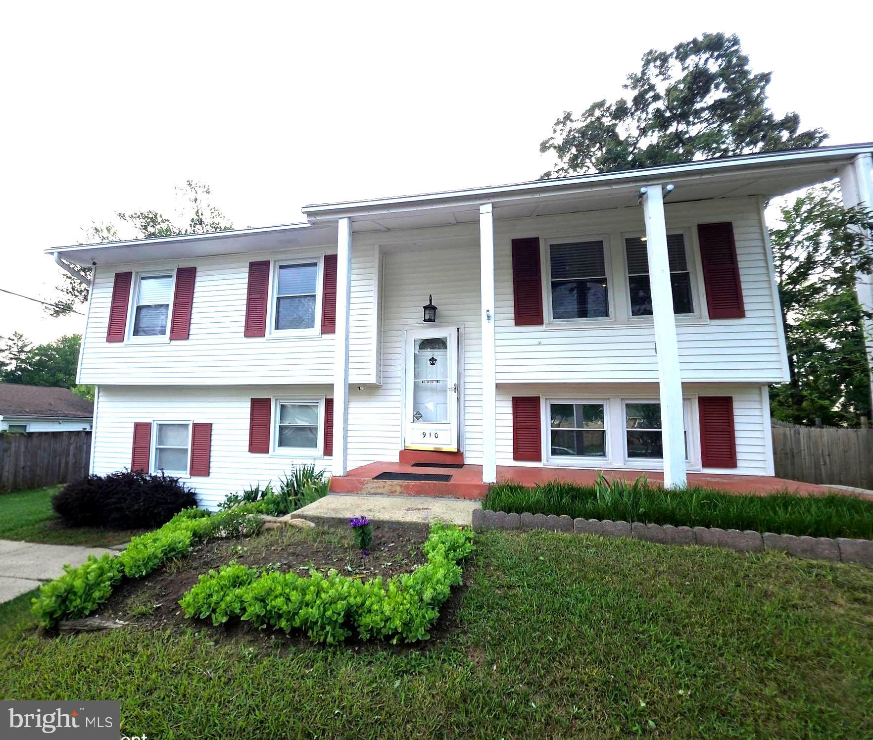 910 MCIVER DRIVE