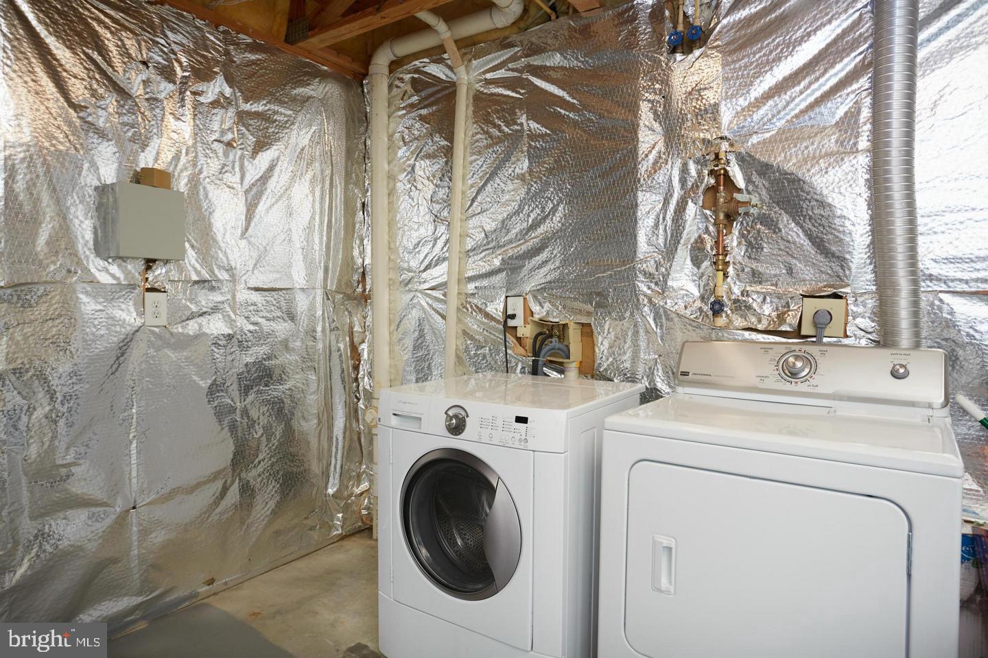 RESTON - Residential Lease