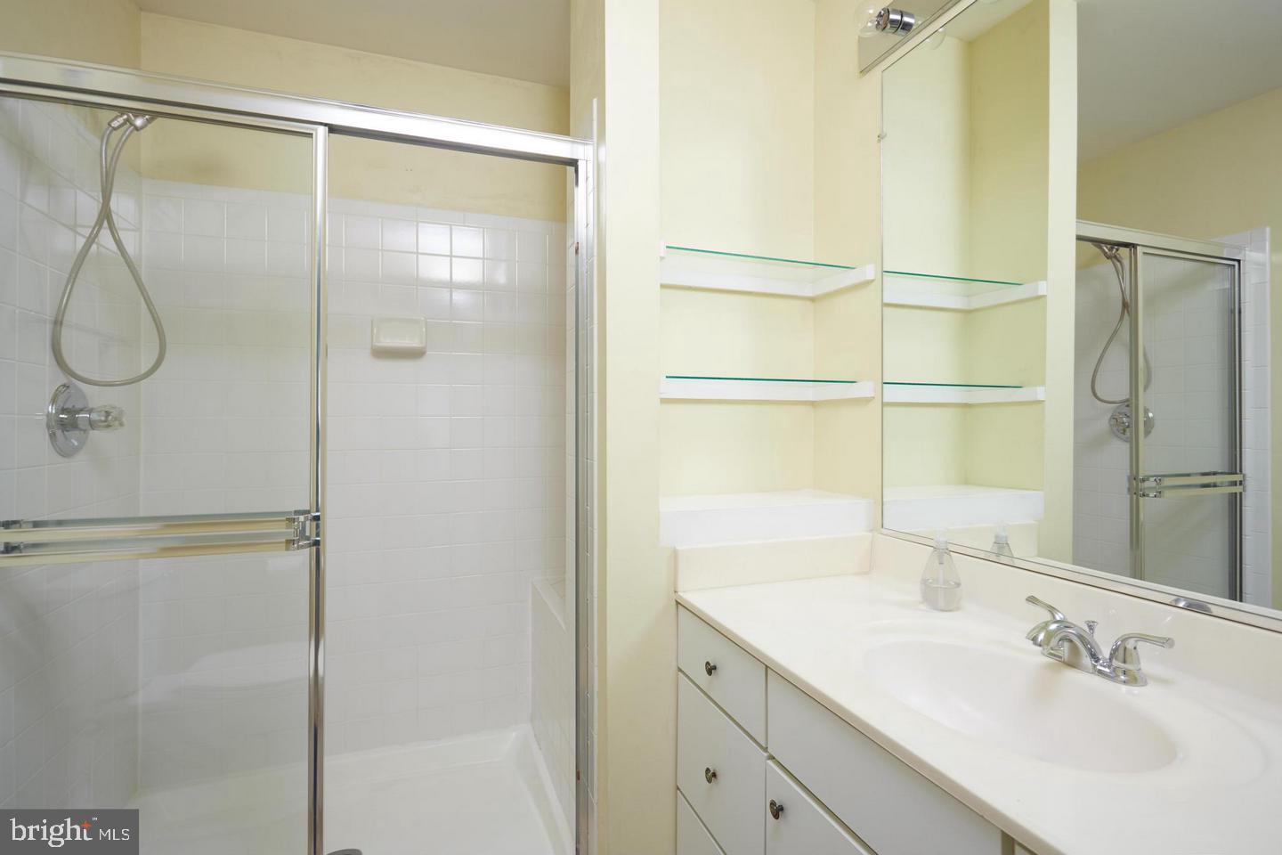 RESTON - Residential Lease