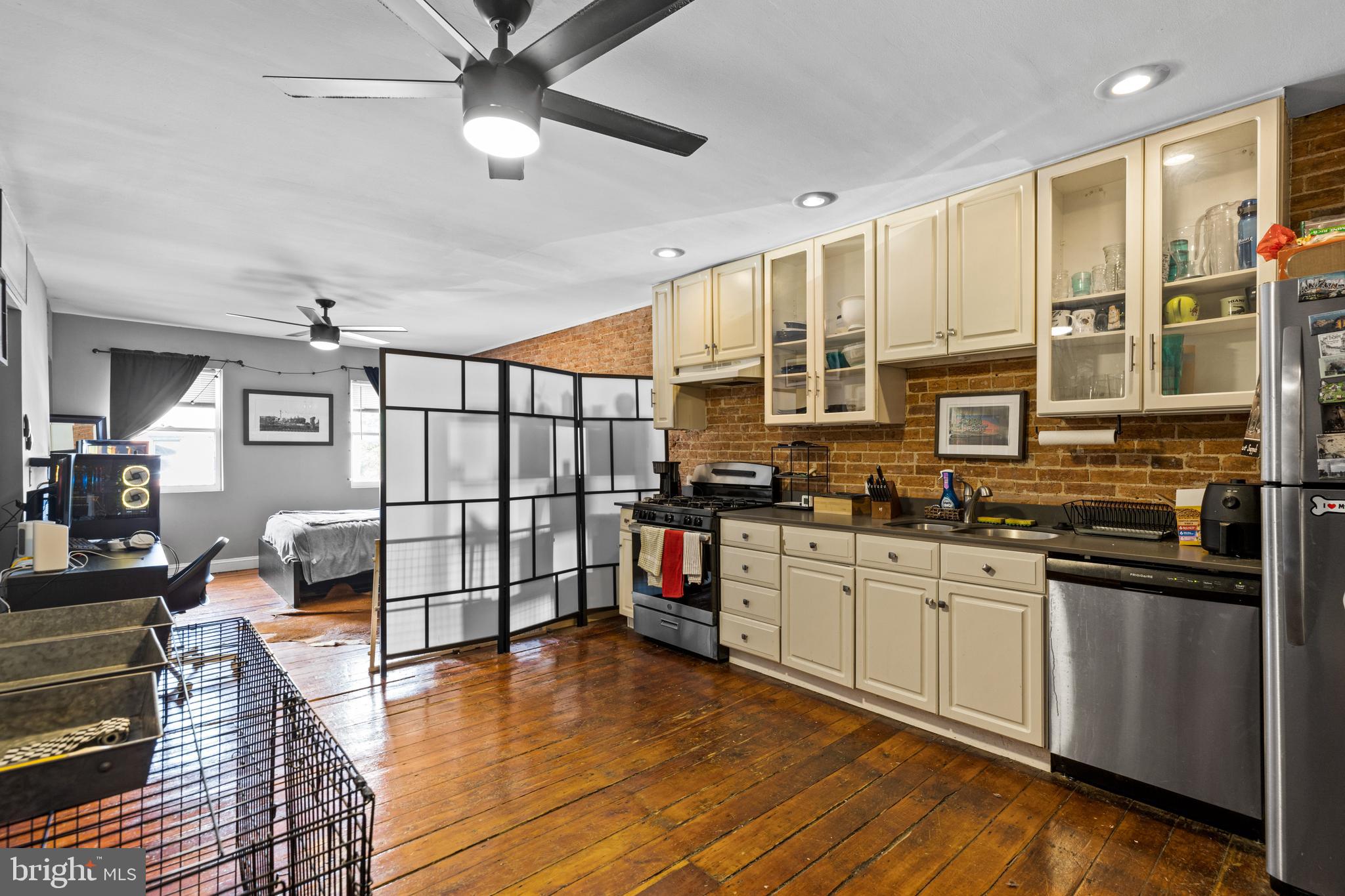 FEDERAL HILL HISTORIC DISTRICT - Residential Income