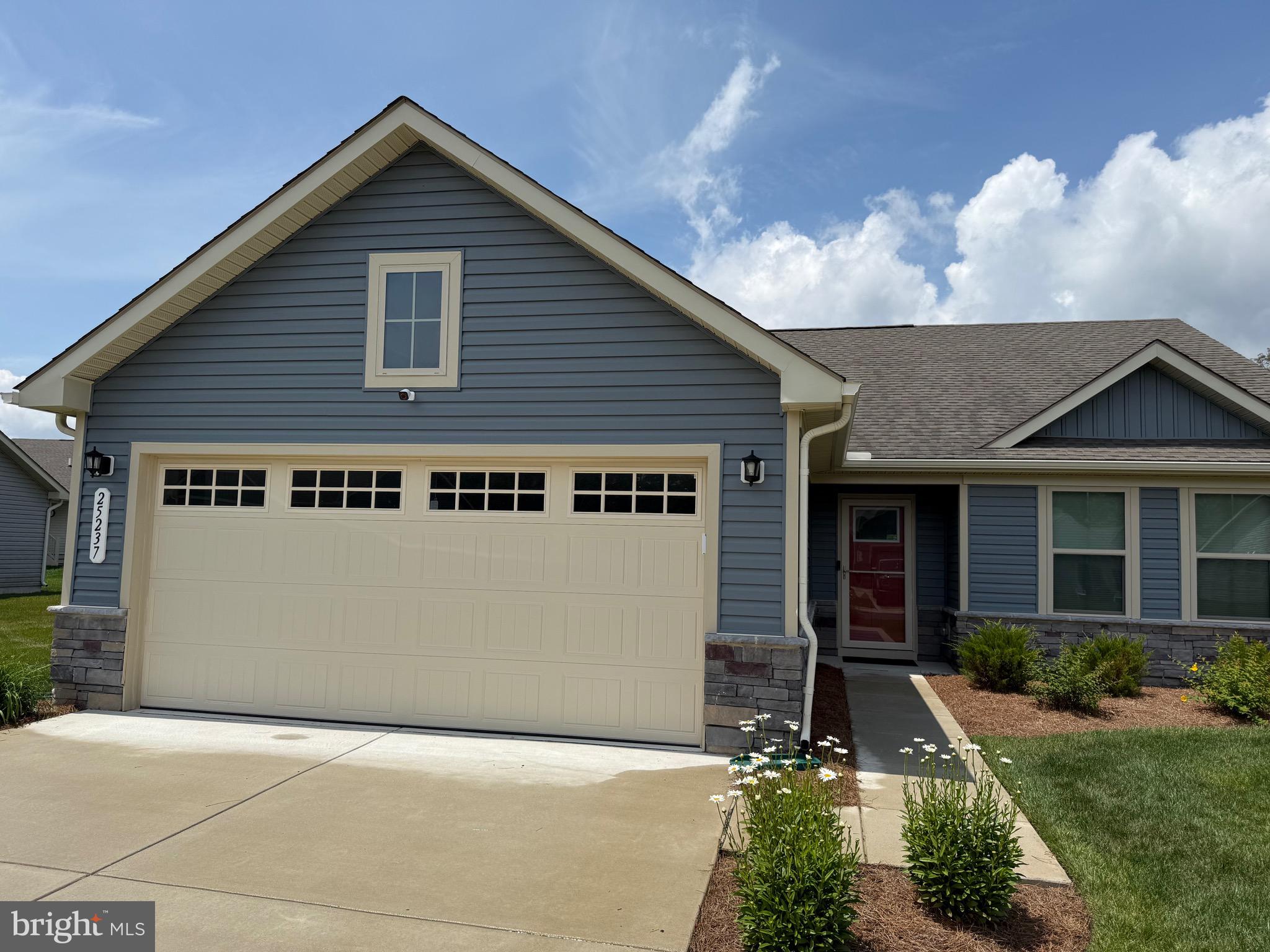 25237 TANNIN CIRCLE