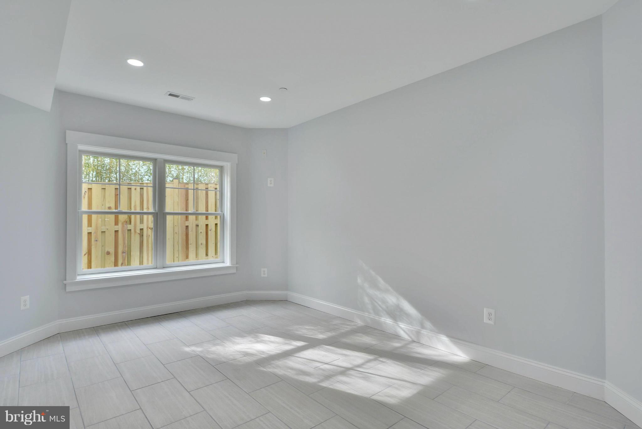 COLUMBIA FOREST - Residential