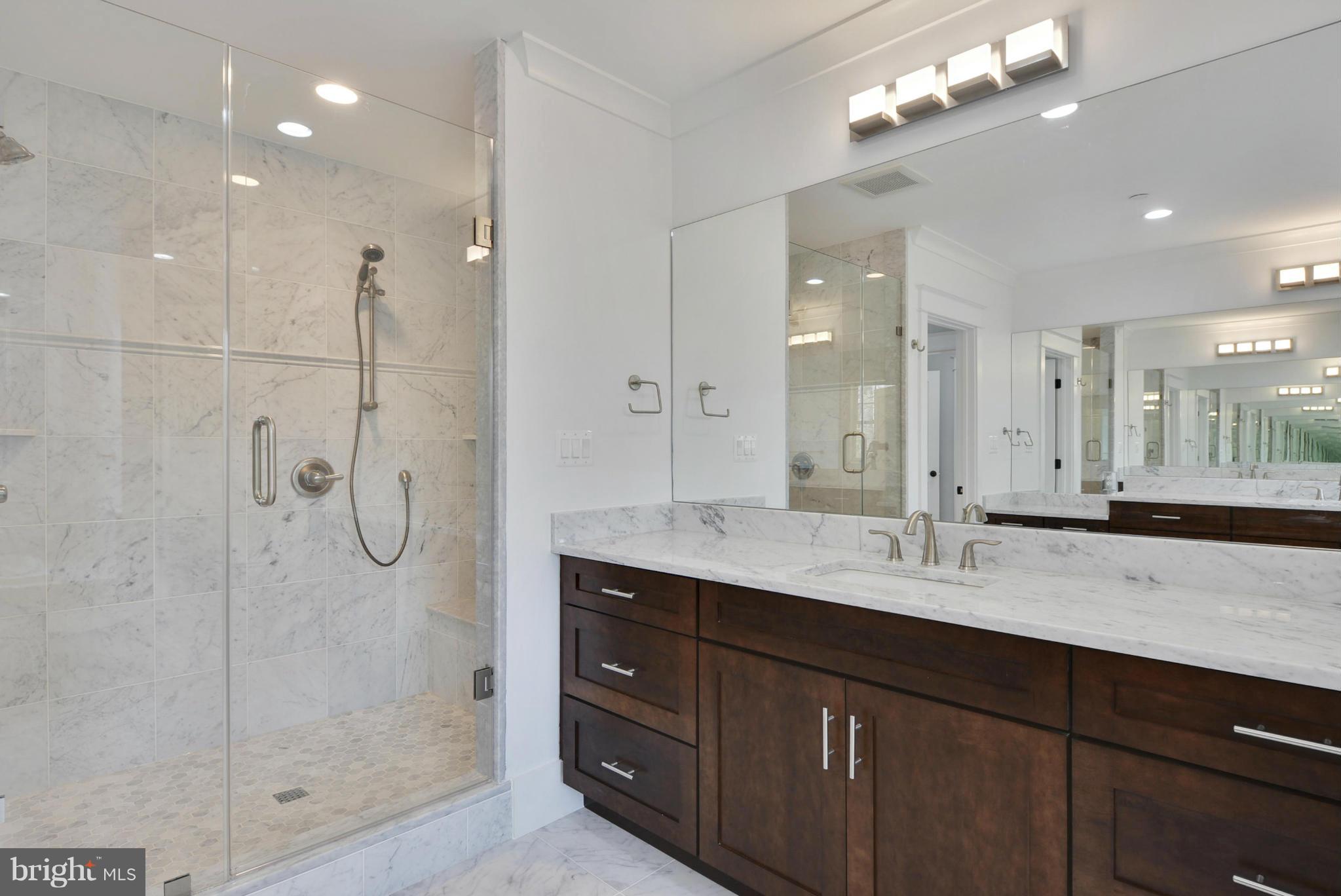 COLUMBIA FOREST - Residential