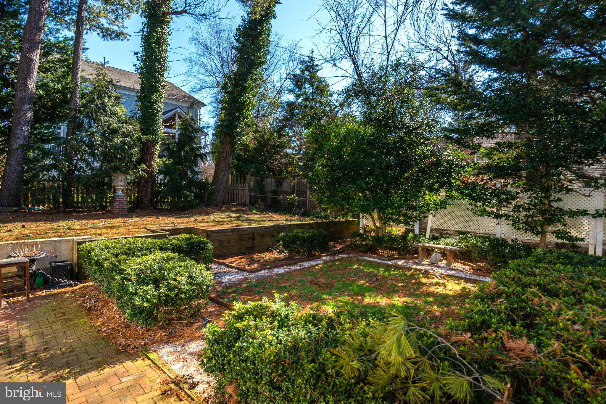 ALTA VISTA TERRACE - Residential