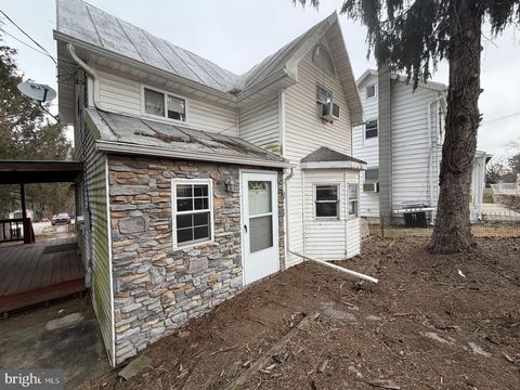 Homes For Sale - 120 S Landvale Street<br/> YORK HAVEN, PA 17370