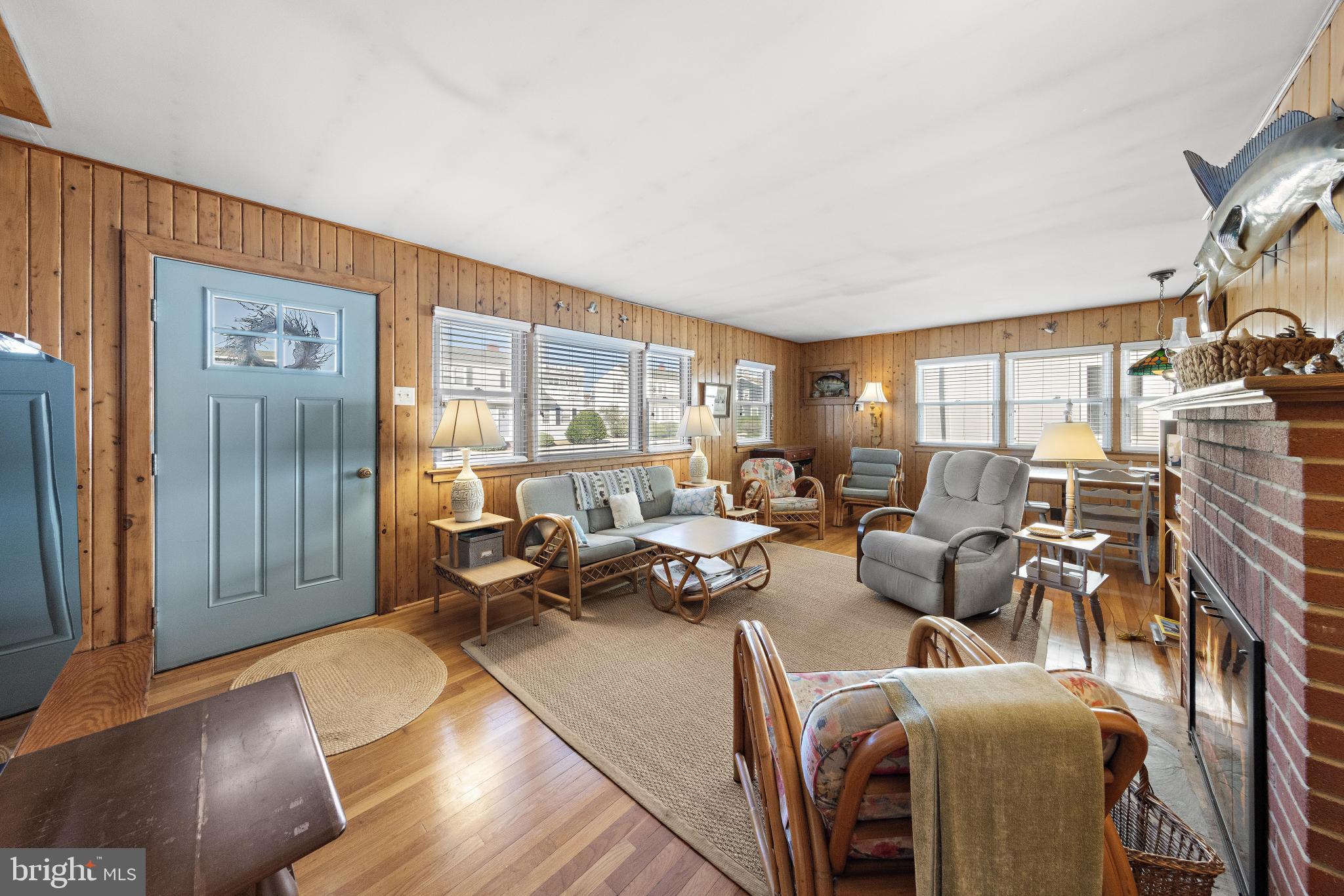 126 E OLD WHALING LANE