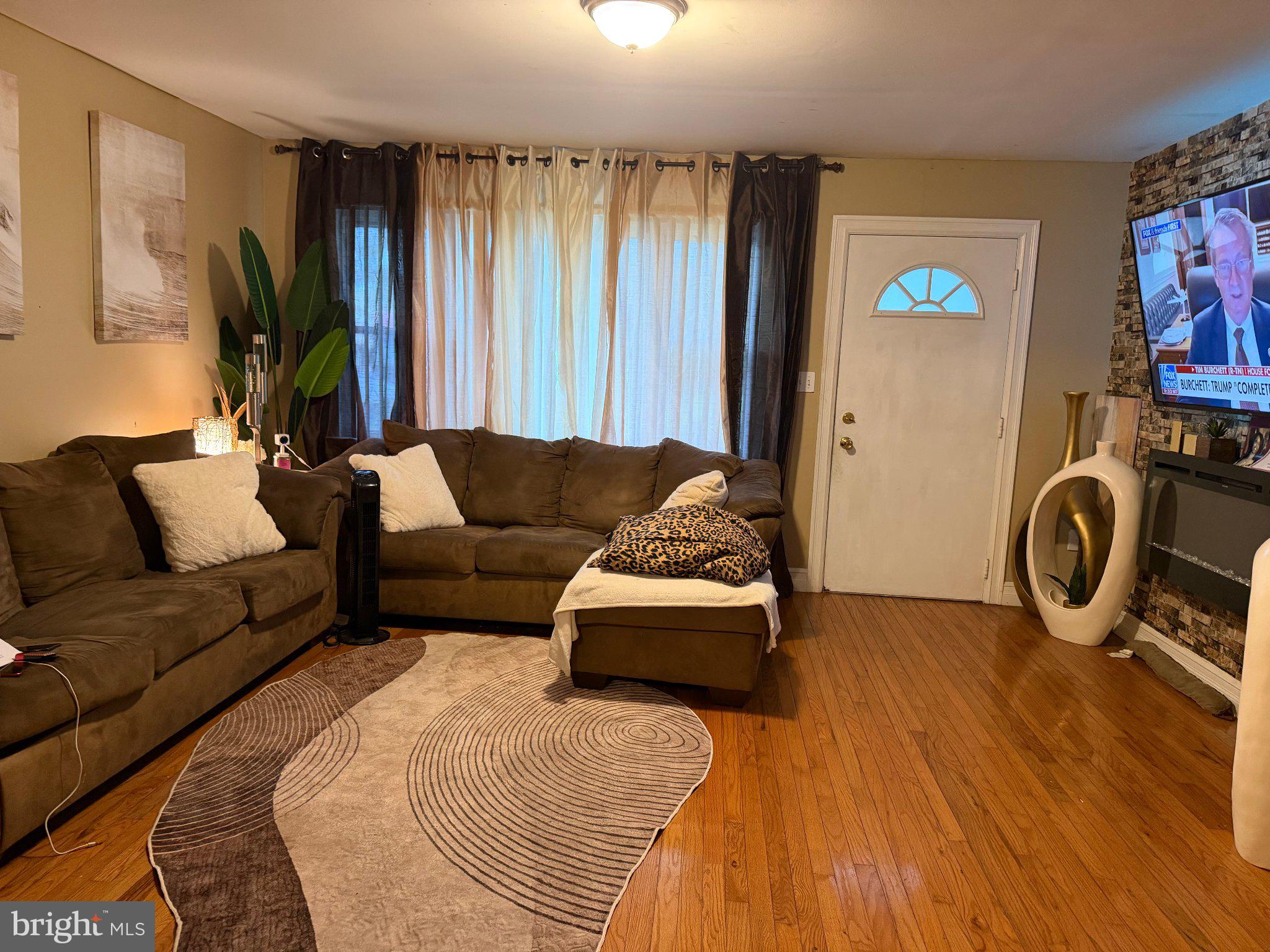 717 NEW MAPLE ROAD