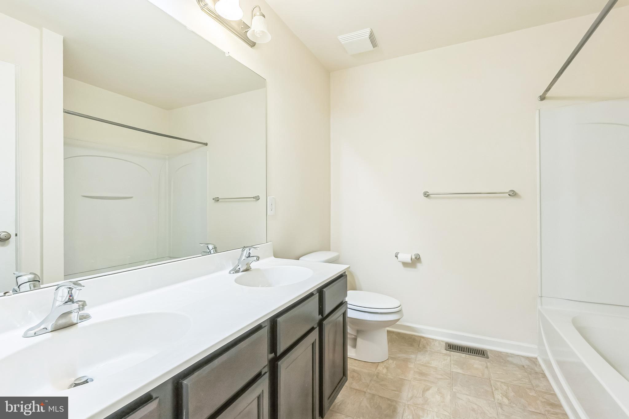 CARRIAGE HILL - Residential Lease