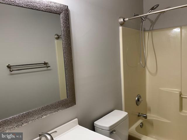 SOUTH OAKS - Residential Lease