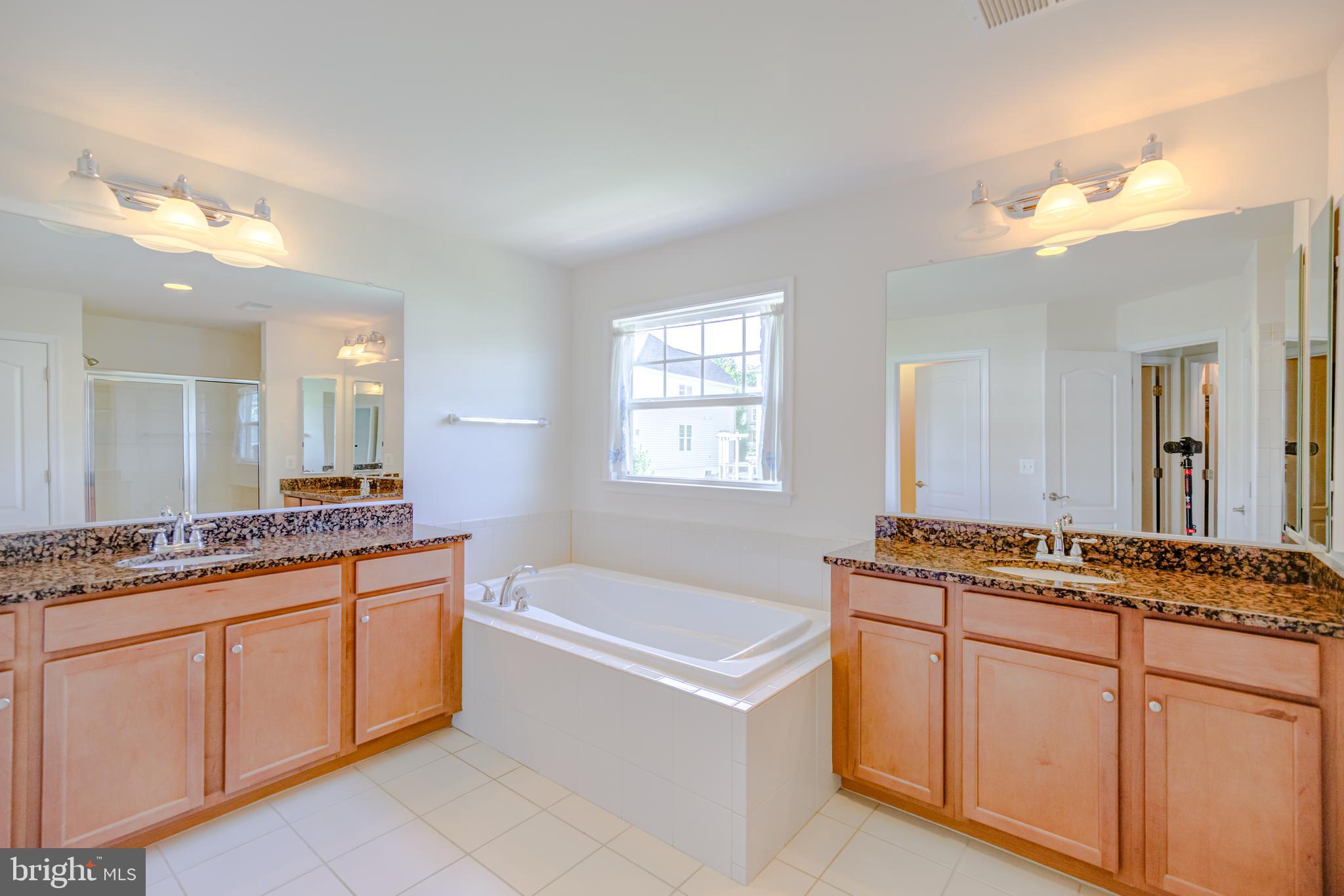 STONE RIDGE LAND BAY 1 - Residential