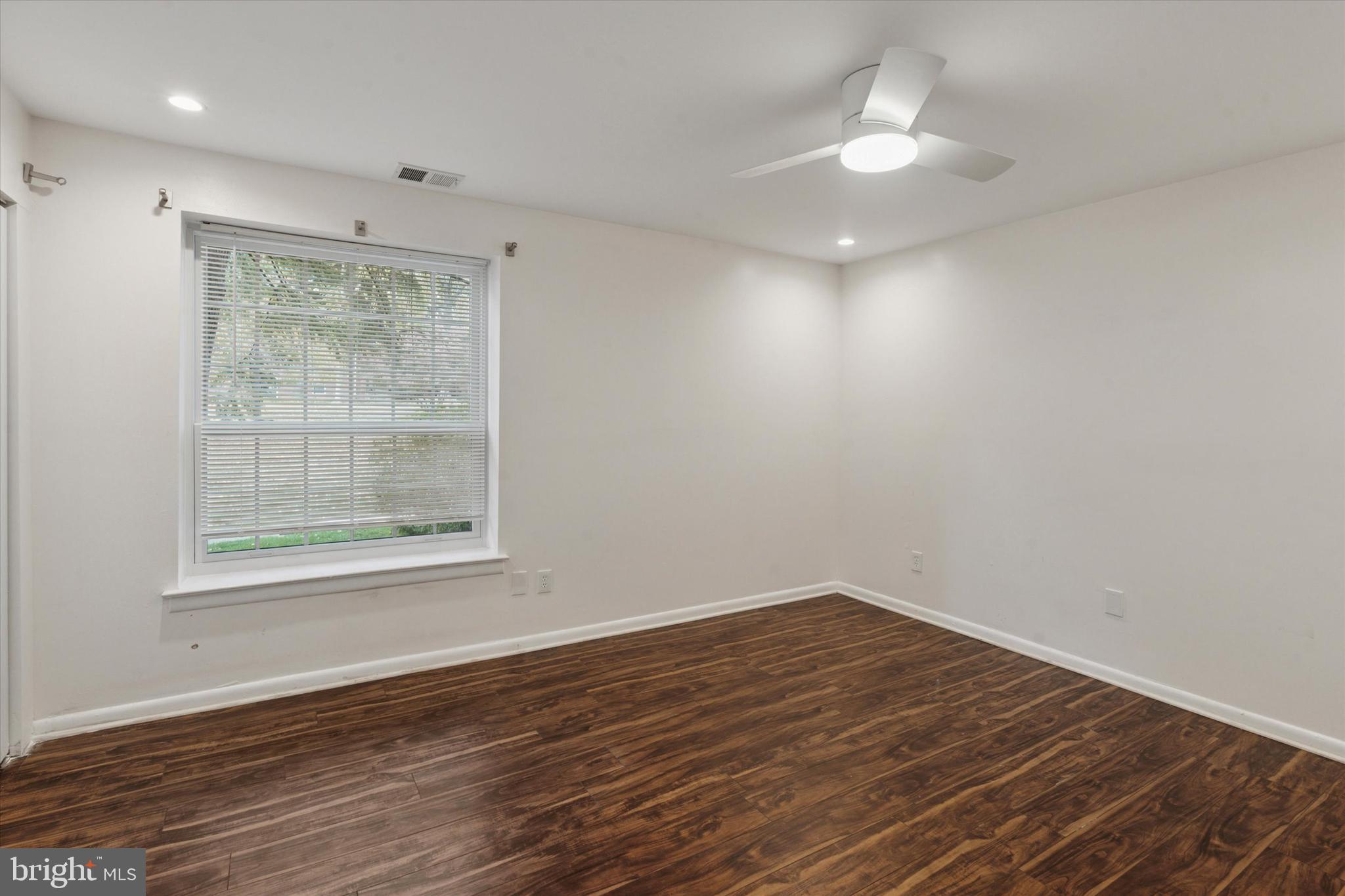 EAST FALLS - Residential