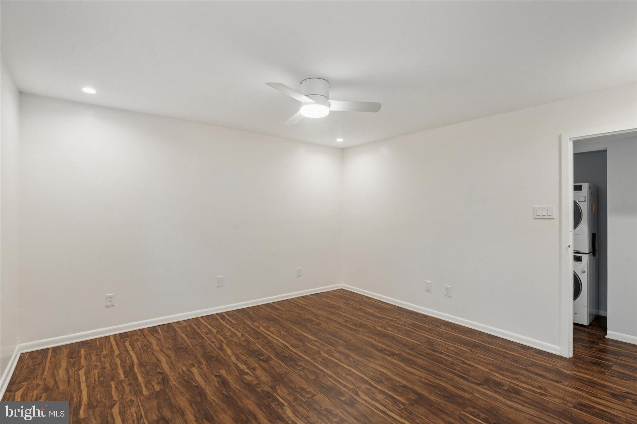 EAST FALLS - Residential