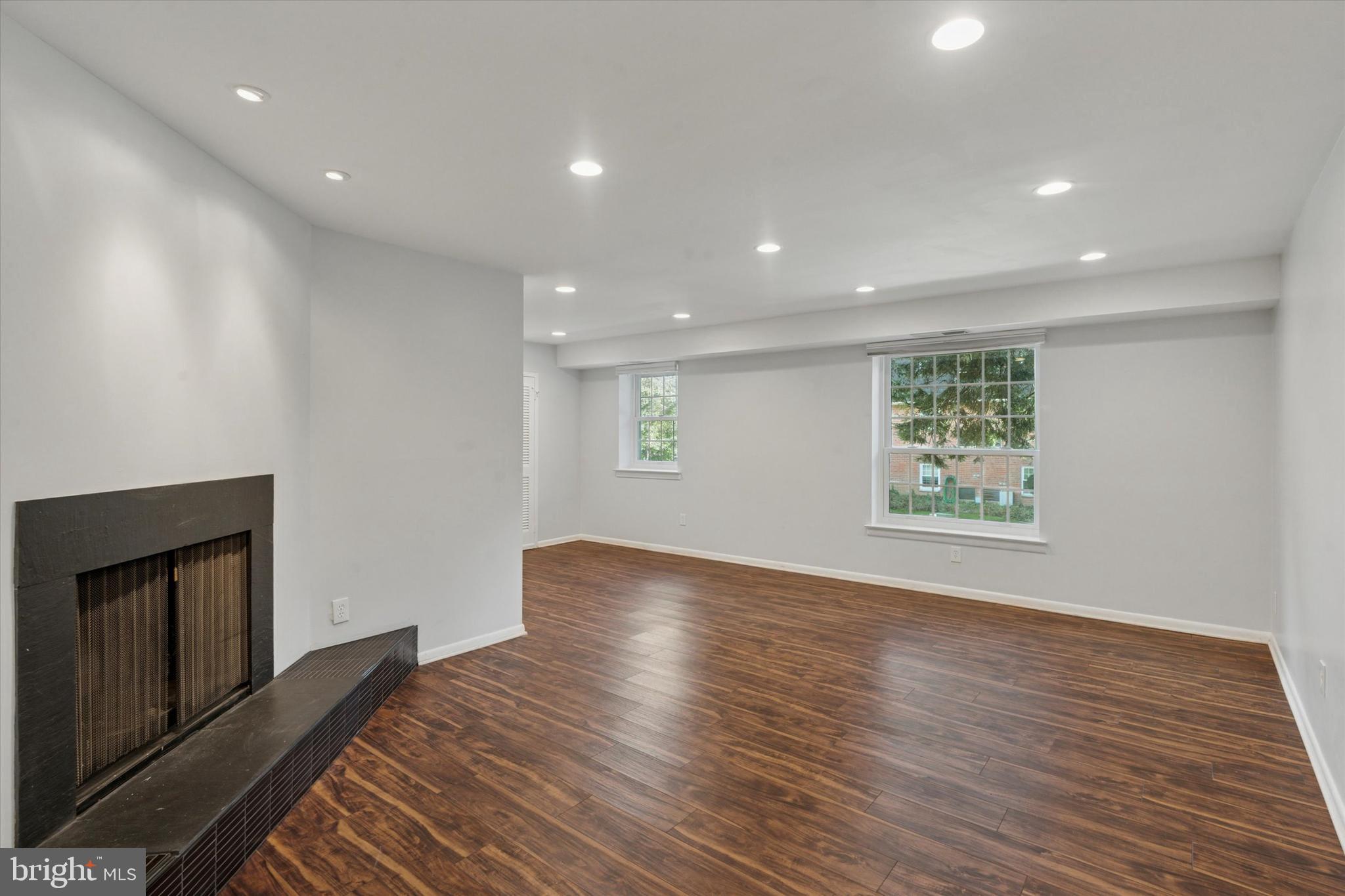 EAST FALLS - Residential