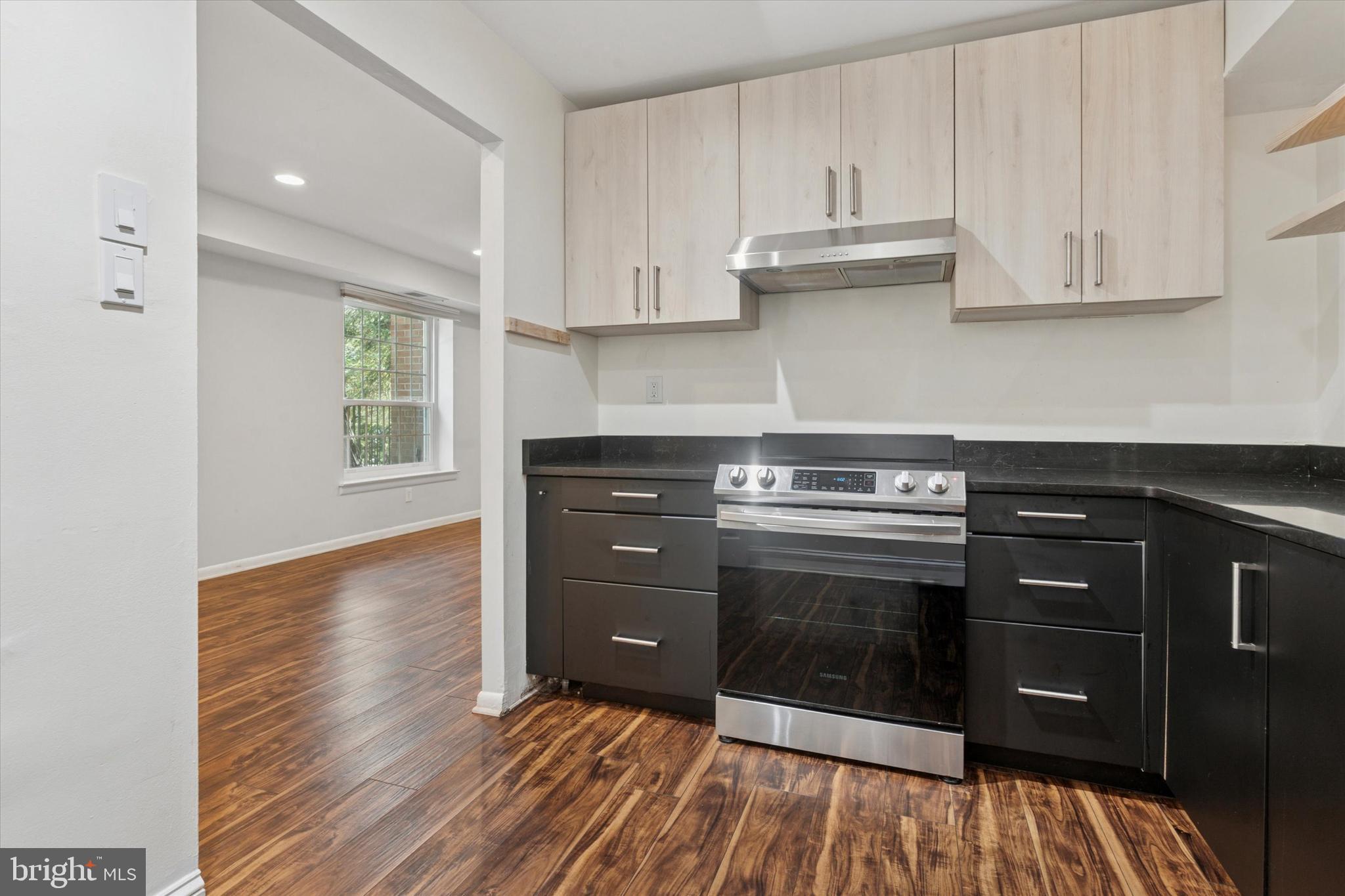 EAST FALLS - Residential