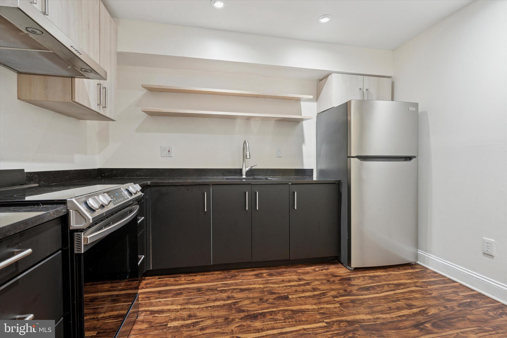 EAST FALLS - Residential