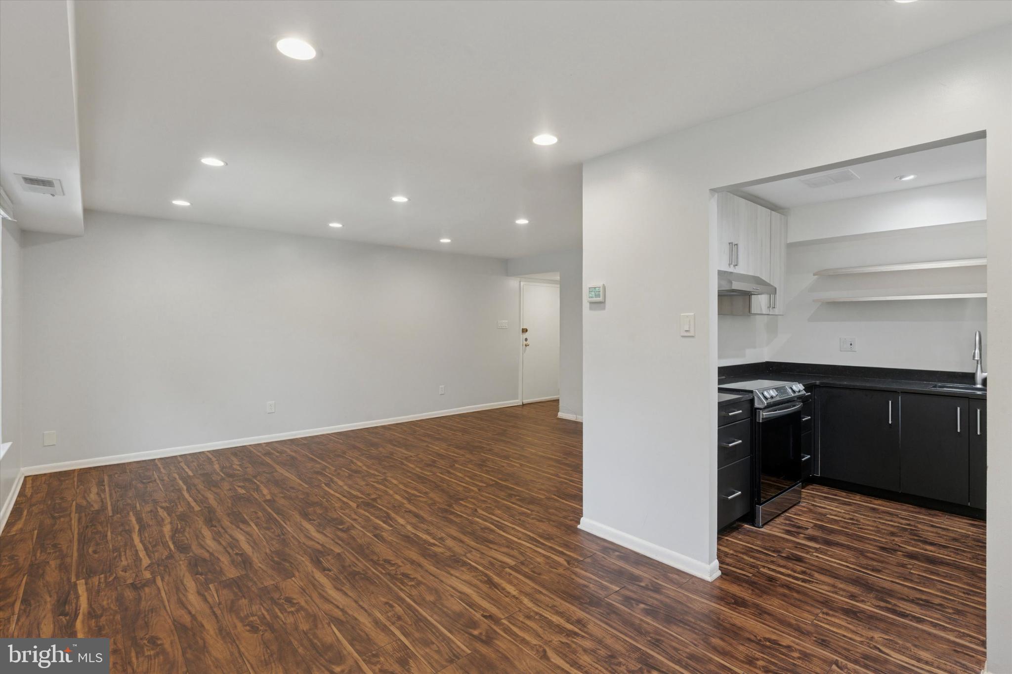 EAST FALLS - Residential