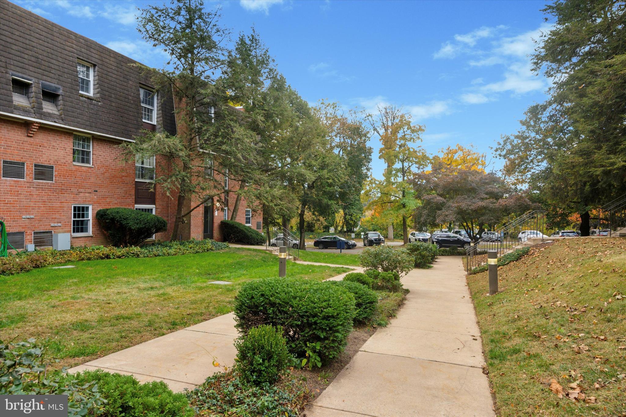 EAST FALLS - Residential