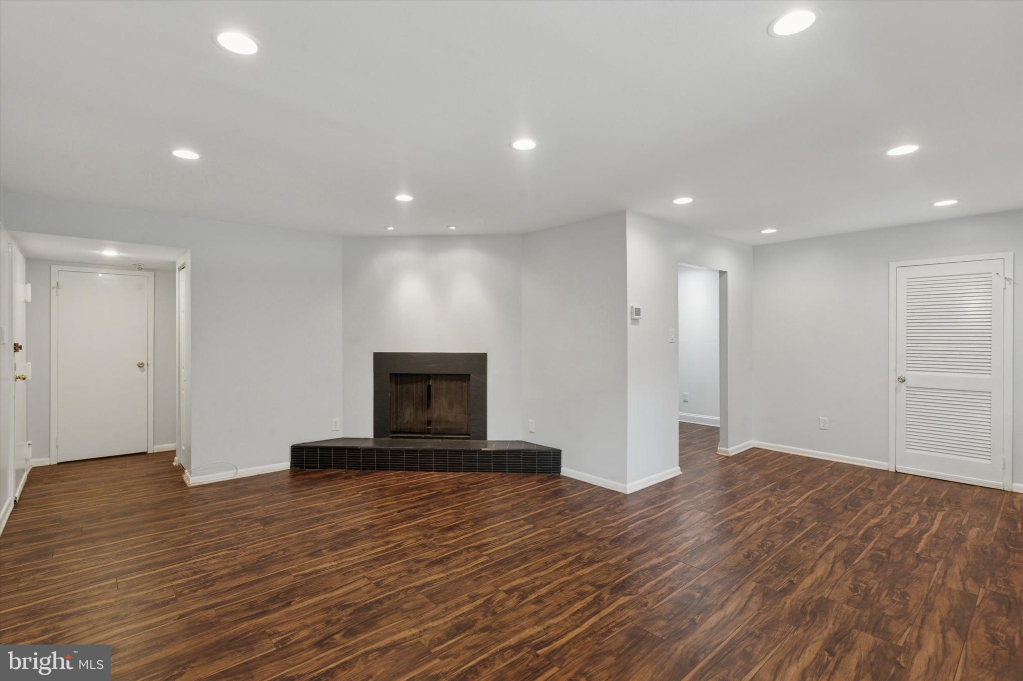 EAST FALLS - Residential