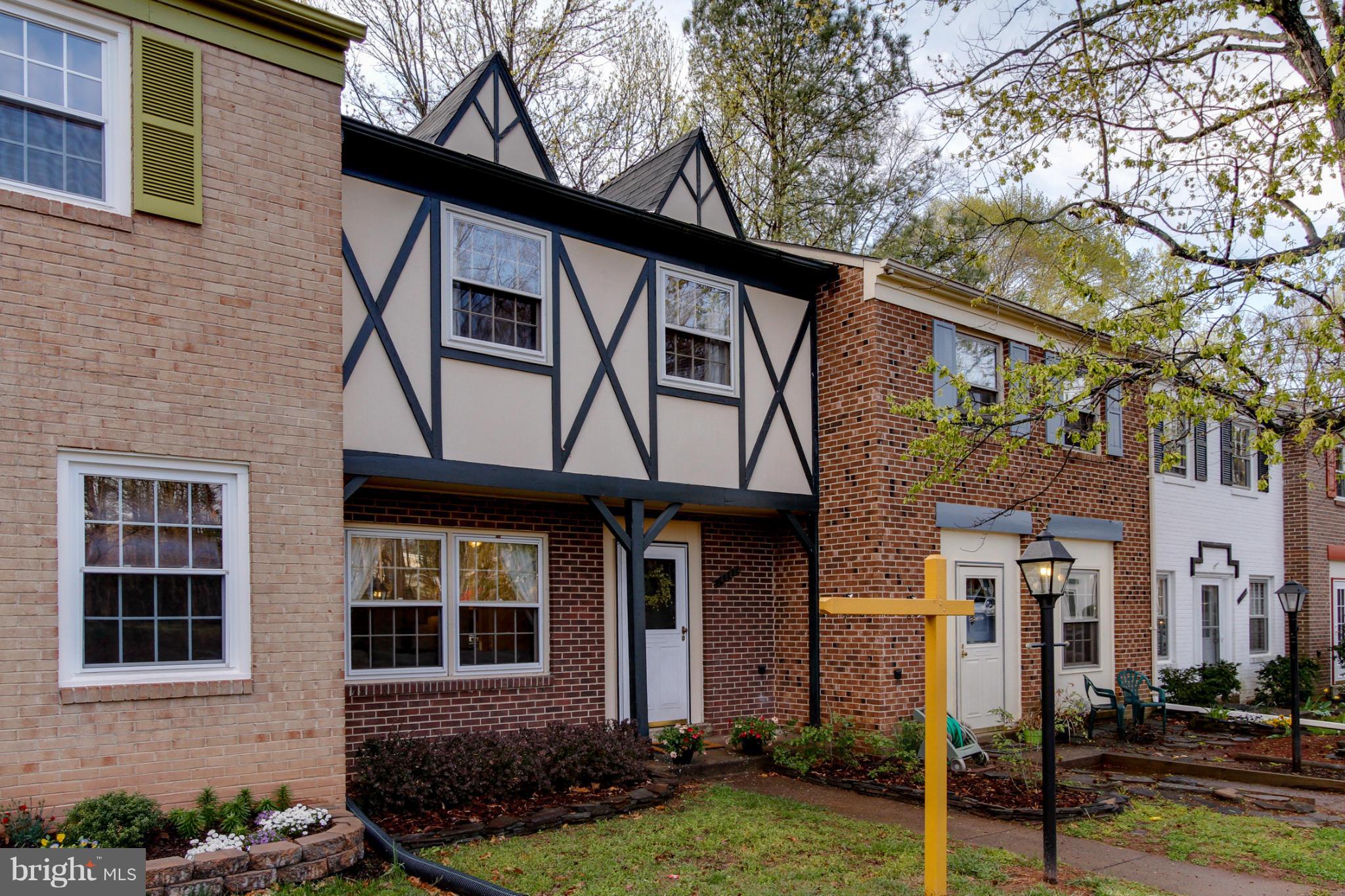 LONDON TOWNE - Residential