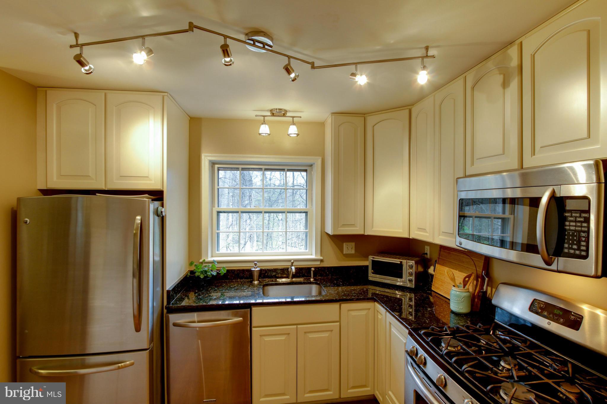 LONDON TOWNE - Residential