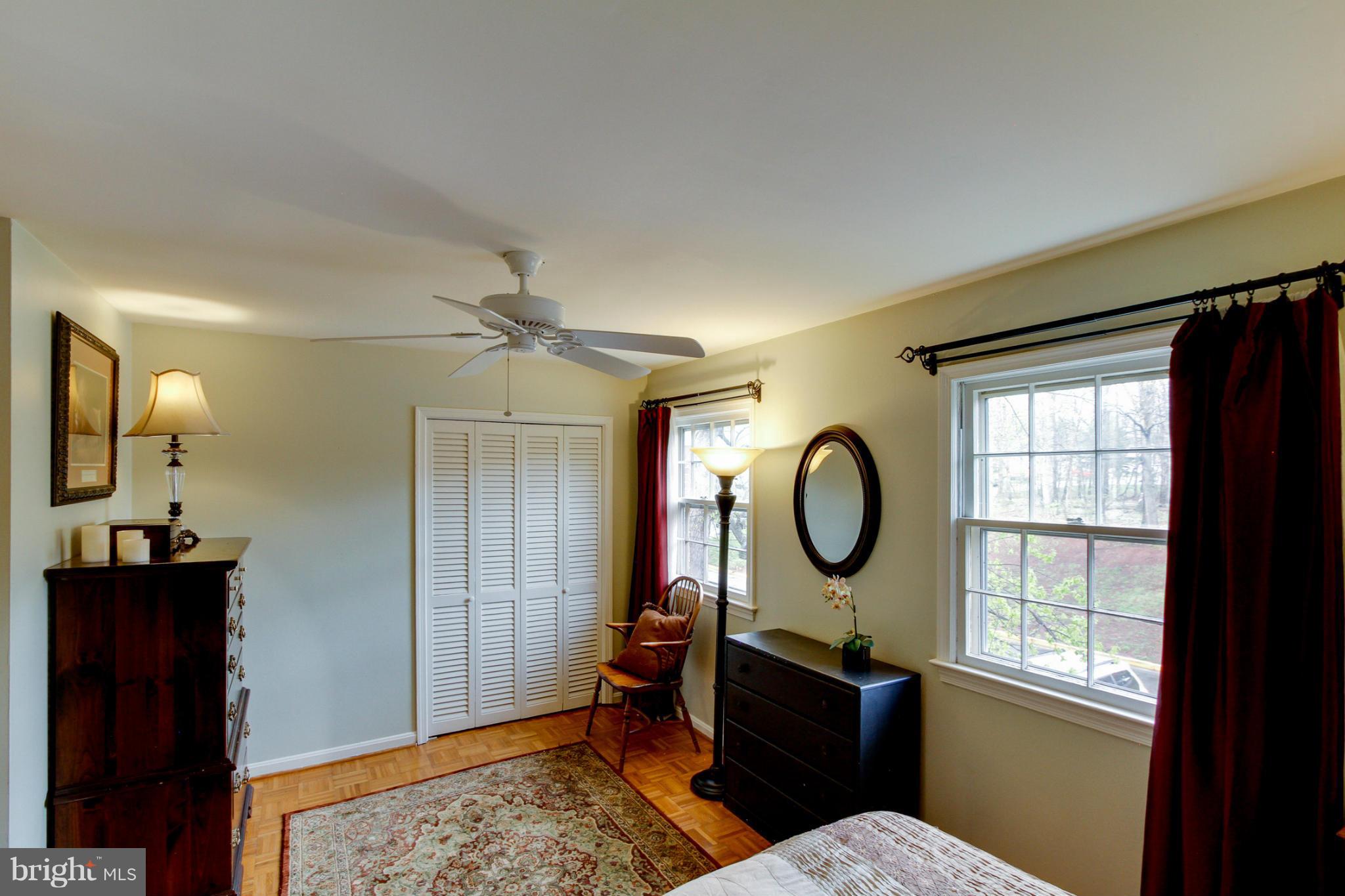 LONDON TOWNE - Residential