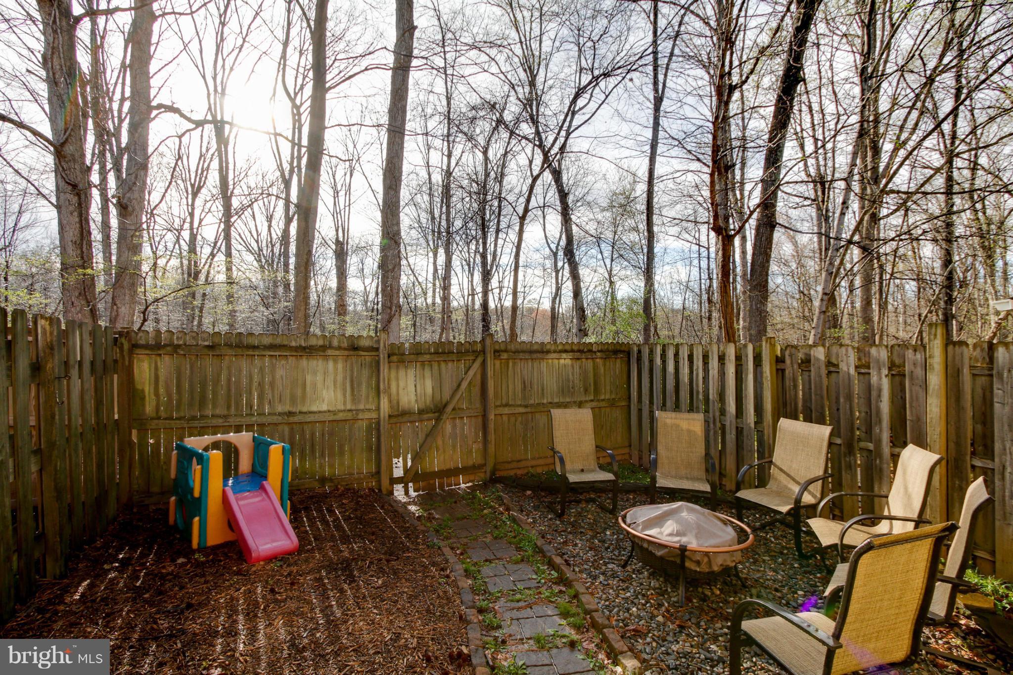 LONDON TOWNE - Residential