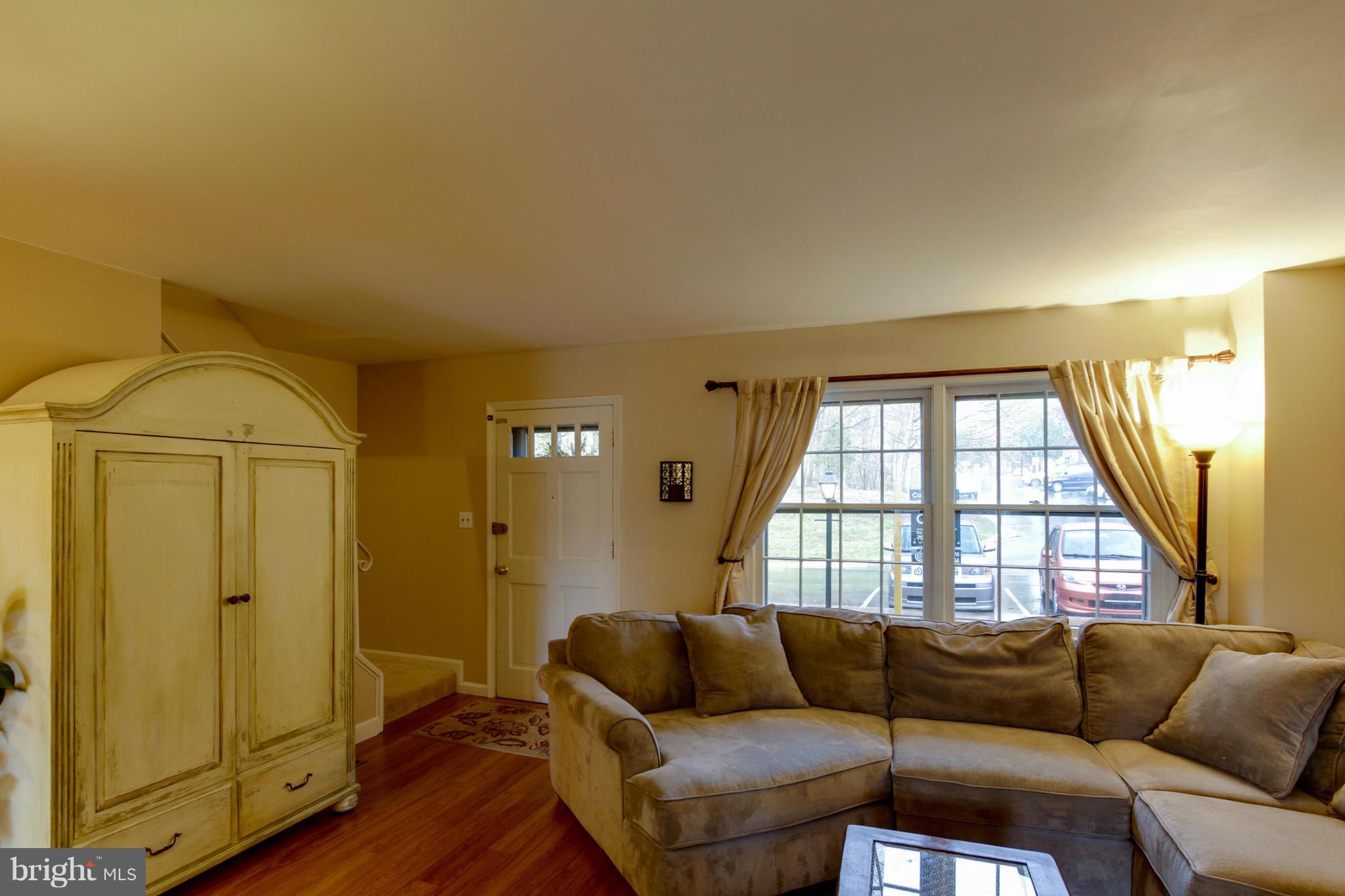 LONDON TOWNE - Residential