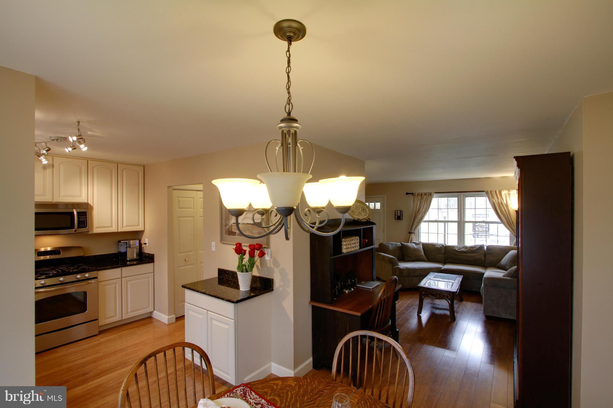 LONDON TOWNE - Residential