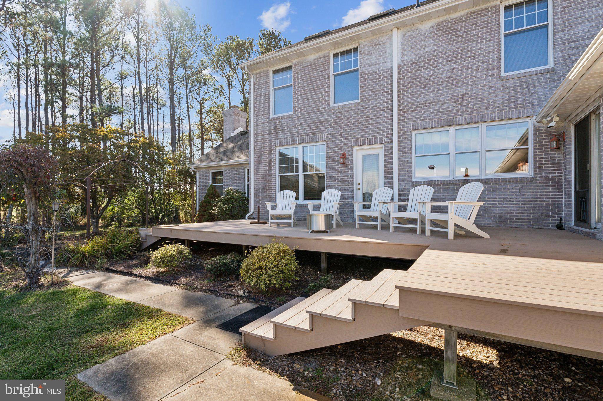 RAGGED POINT - Residential