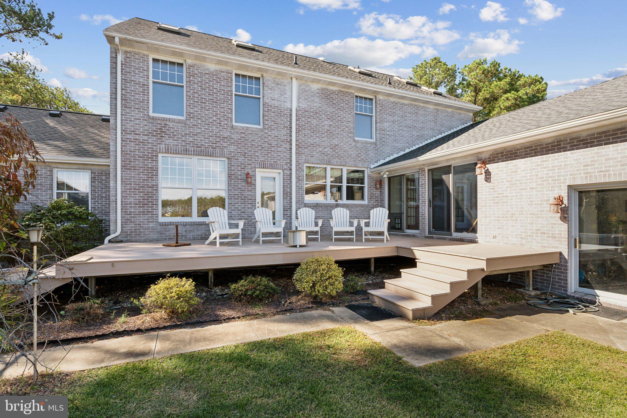 RAGGED POINT - Residential