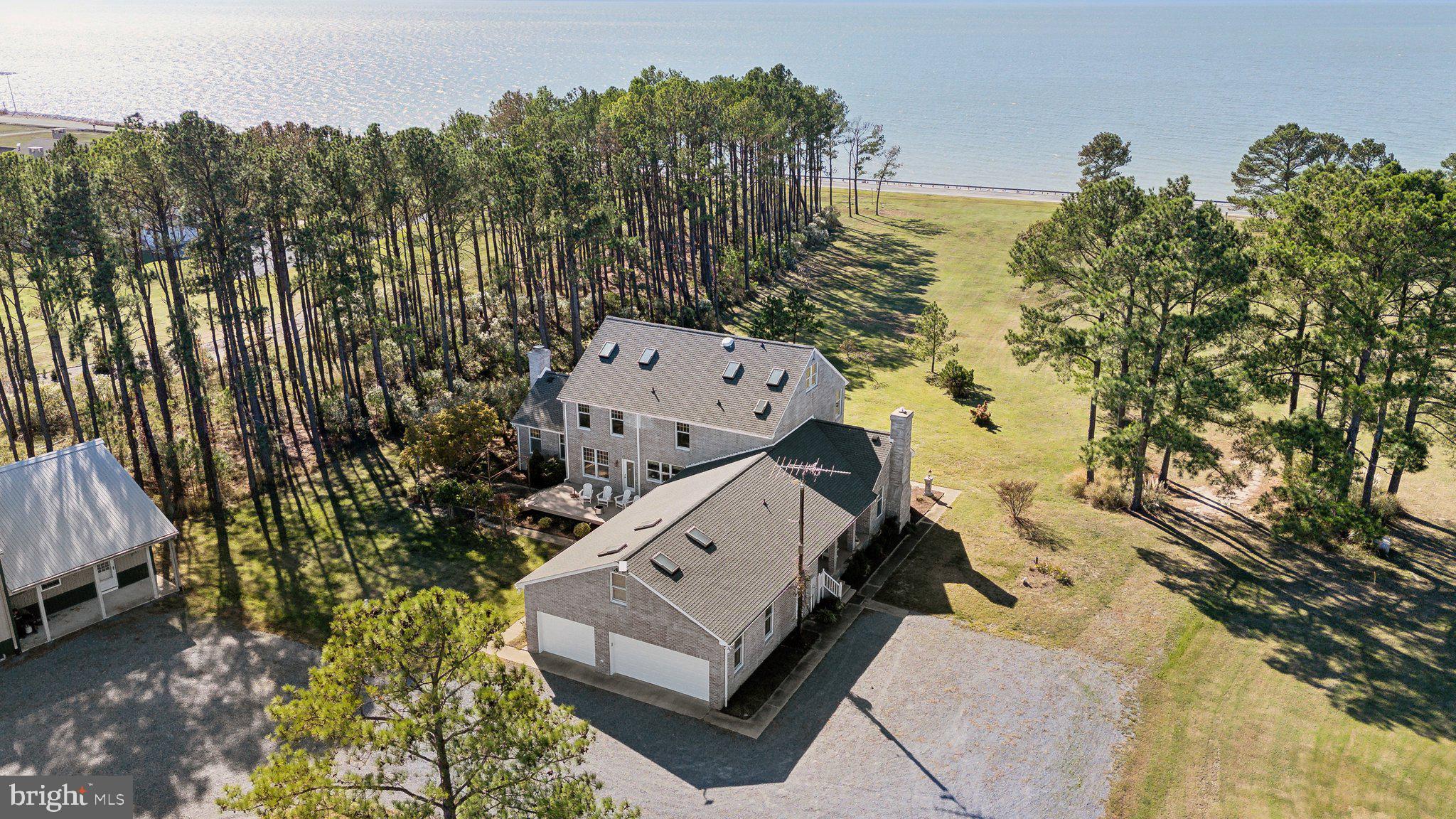 RAGGED POINT - Residential