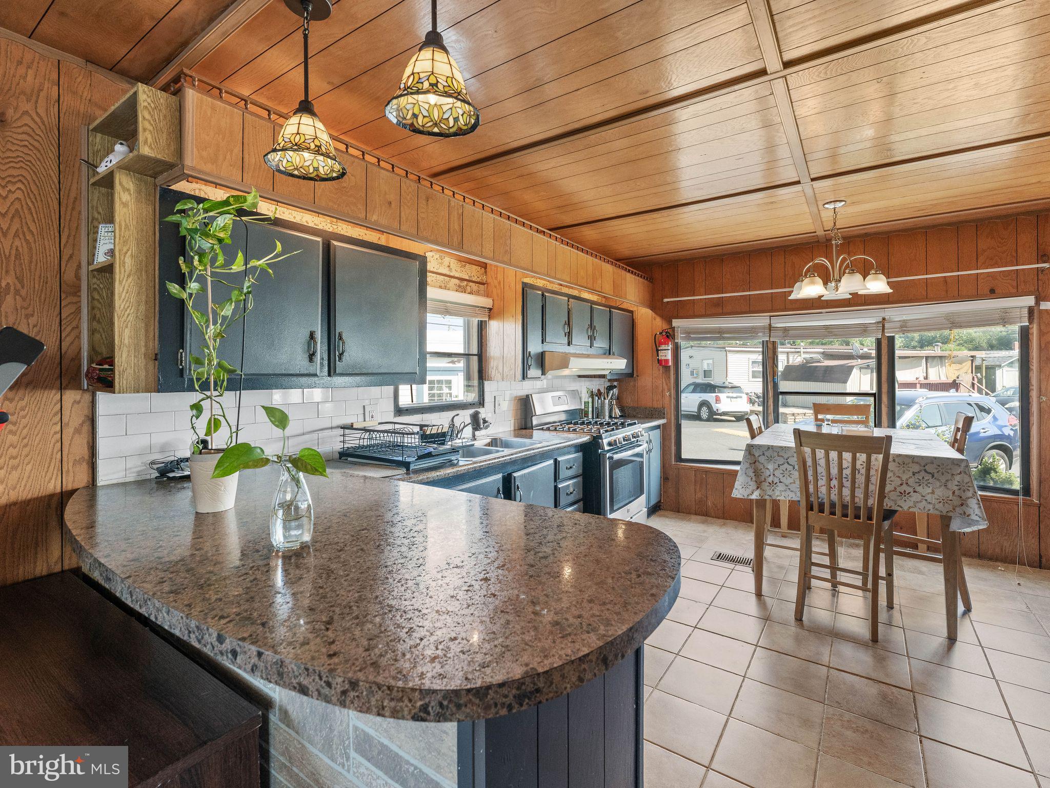 3A ASHWOOD AVENUE