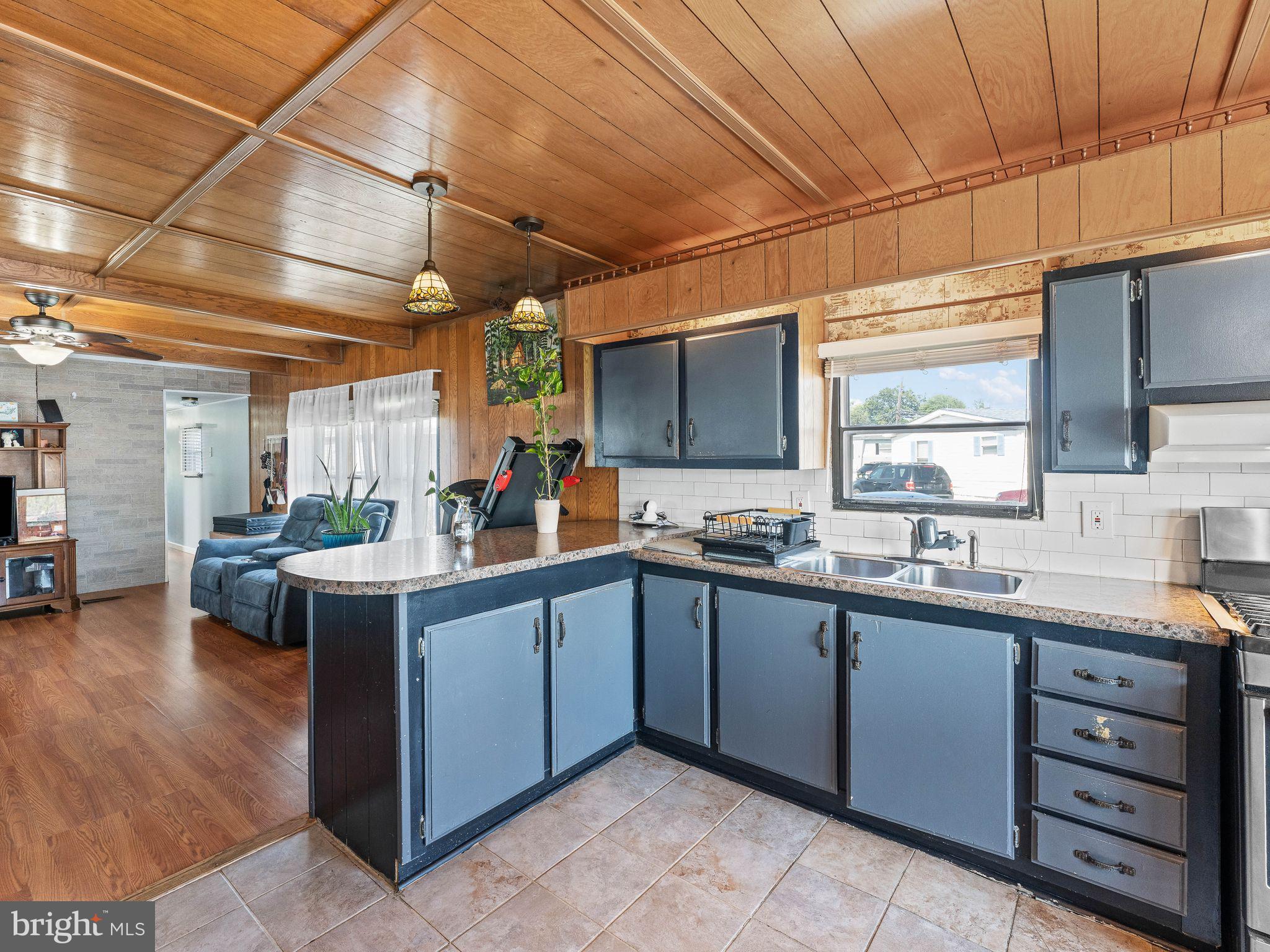 3A ASHWOOD AVENUE