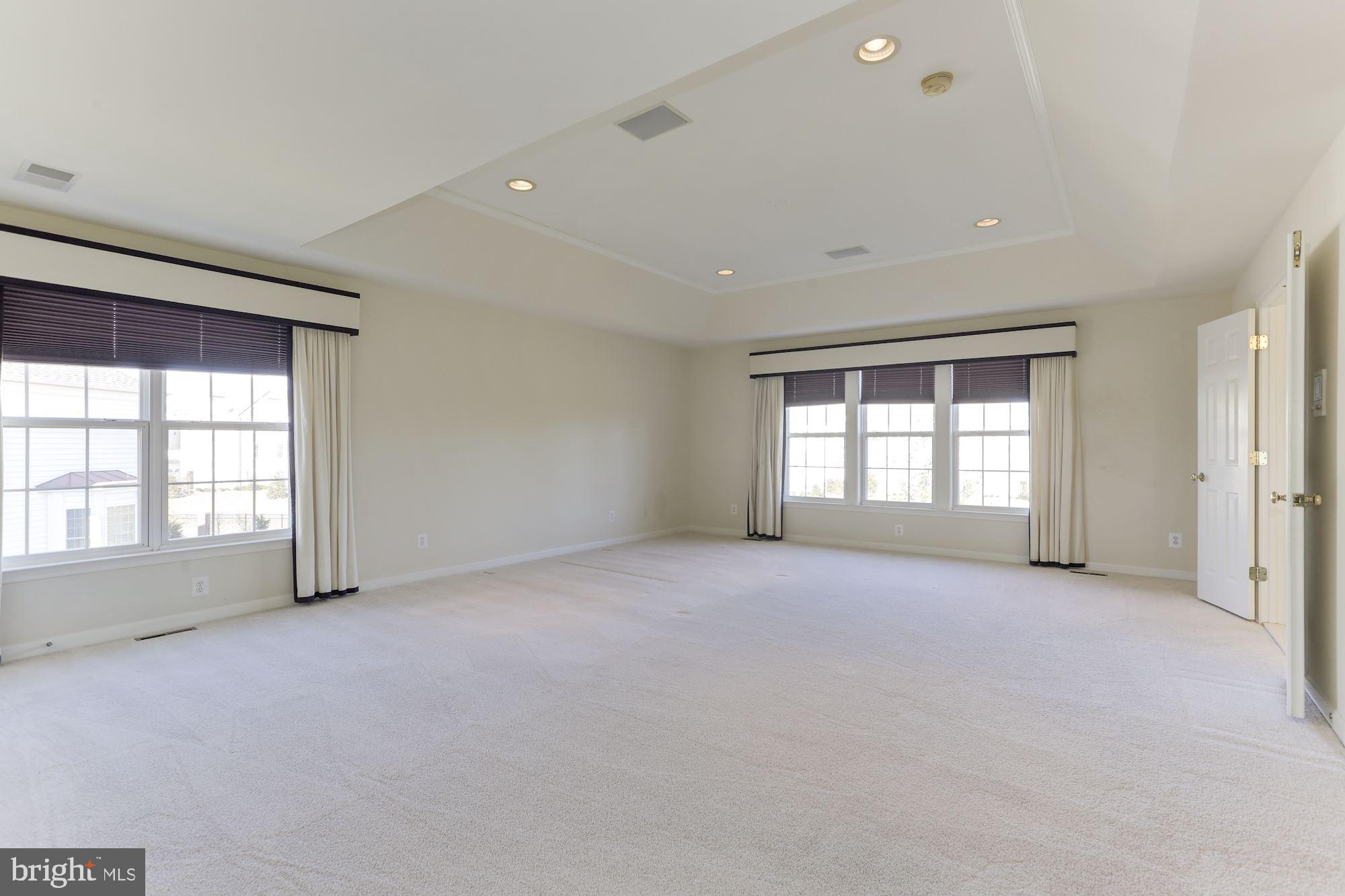 THE RIDINGS AT BLUE SPRING - Residential Lease