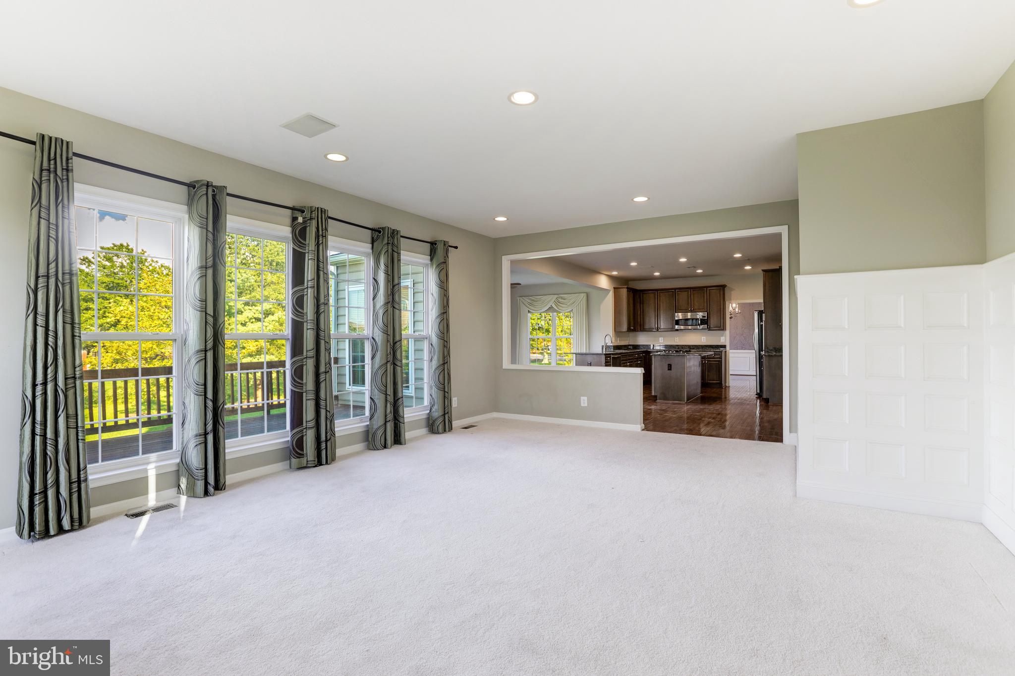 THE RIDINGS AT BLUE SPRING - Residential Lease