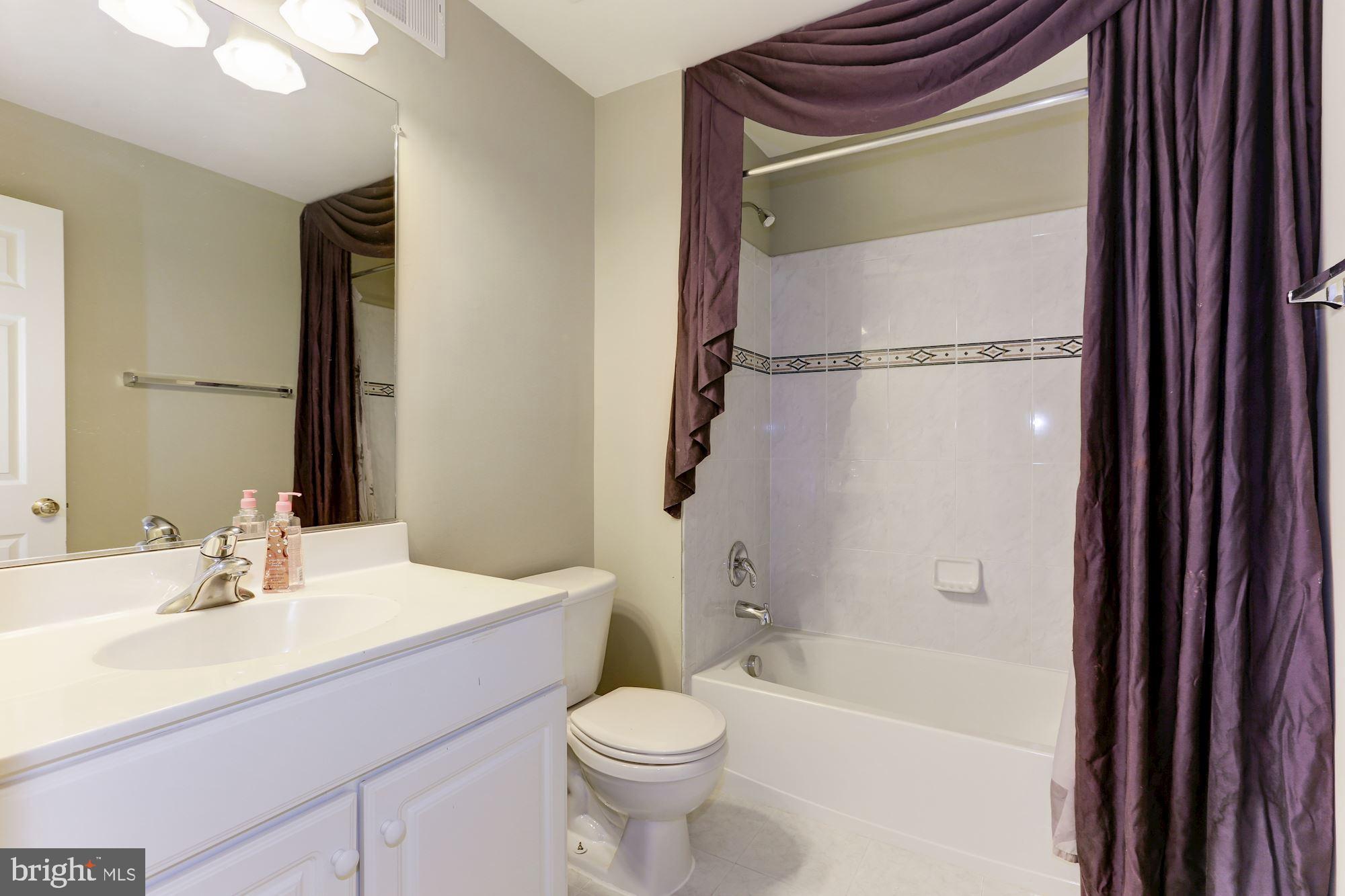 THE RIDINGS AT BLUE SPRING - Residential Lease