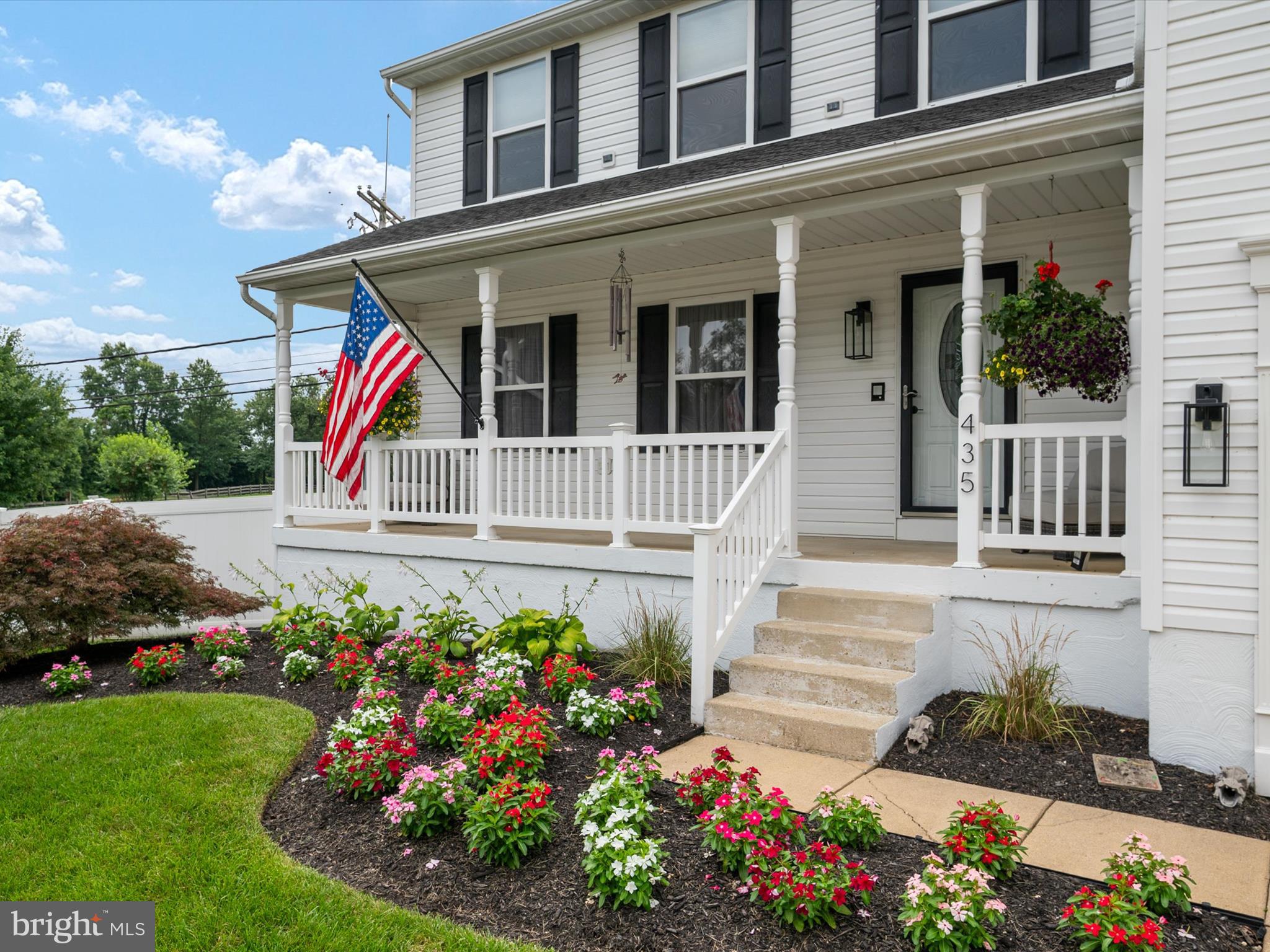 435 APPLEGATE COURT
