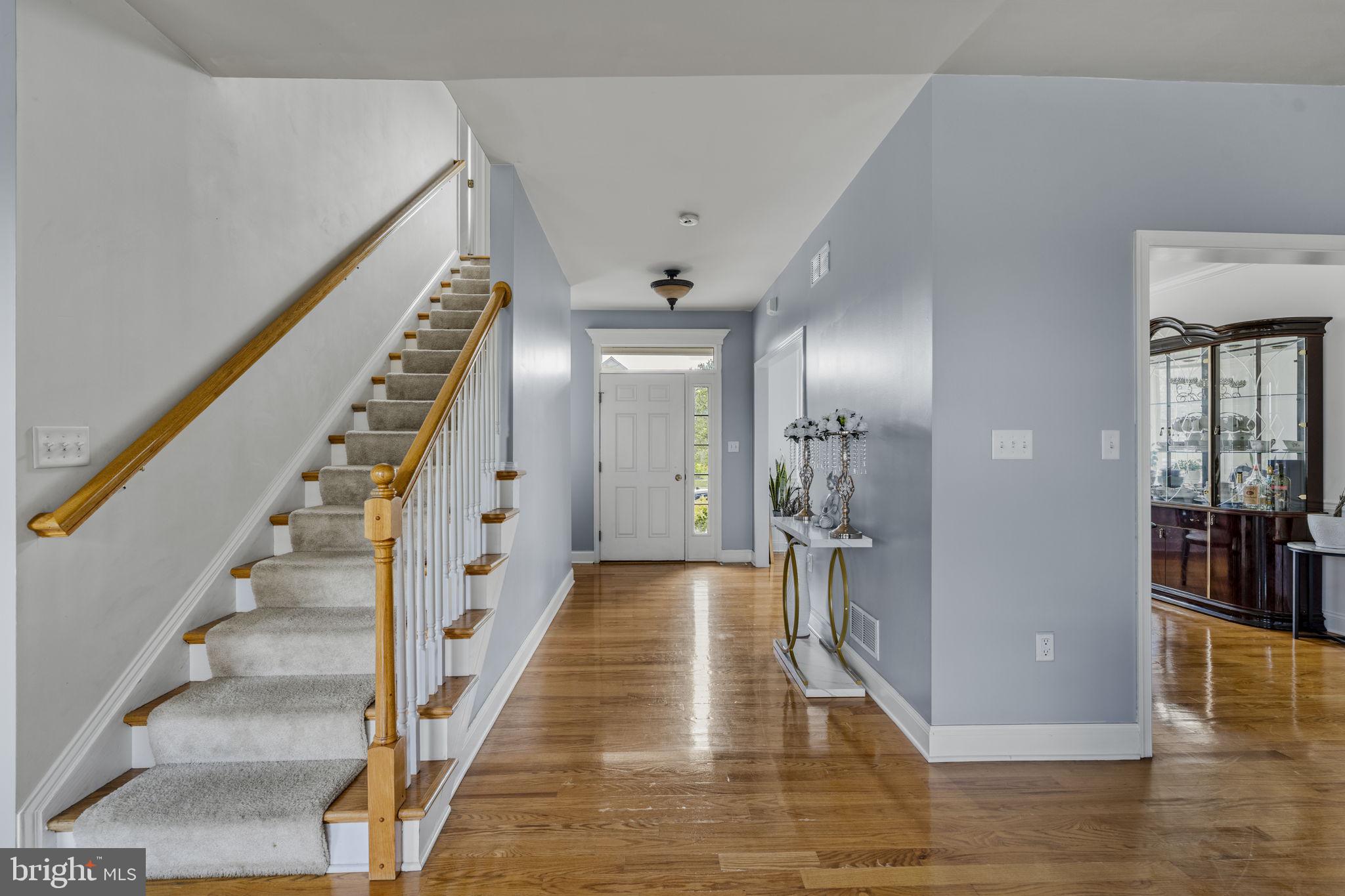327 SQUIRE LANE