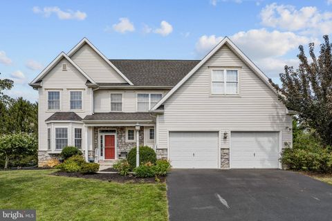 327 SQUIRE LANE LITITZ PA 17543