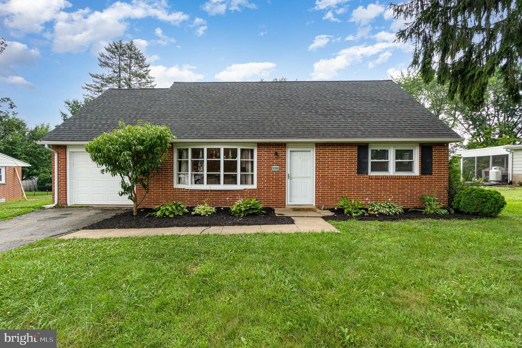 Photo of 2528 MILLER RD, EAST PETERSBURG, PA 17520 (MLS # PALA2038106)
