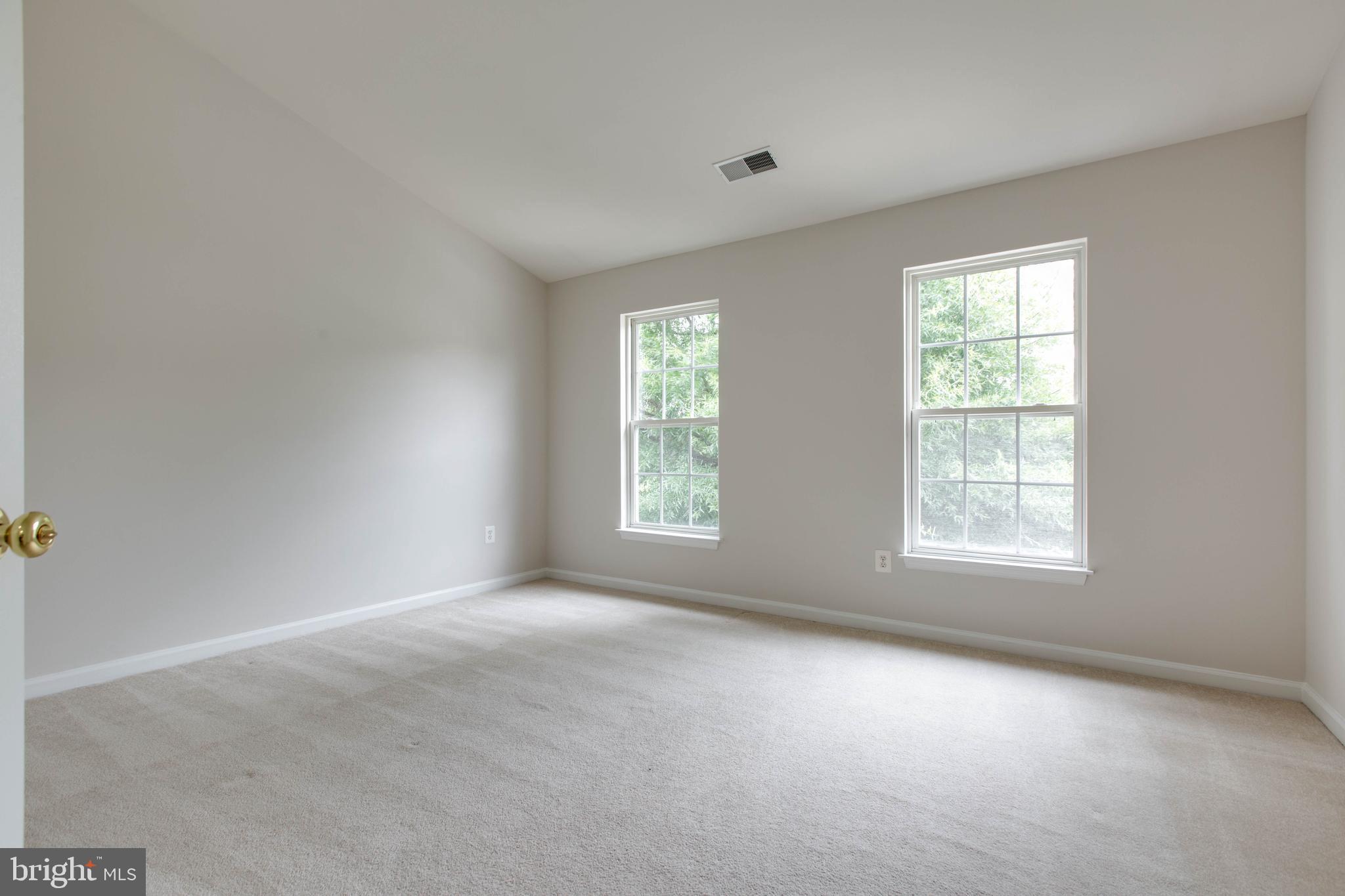 STOCKBRIDGE OVERLOOK - Residential Lease