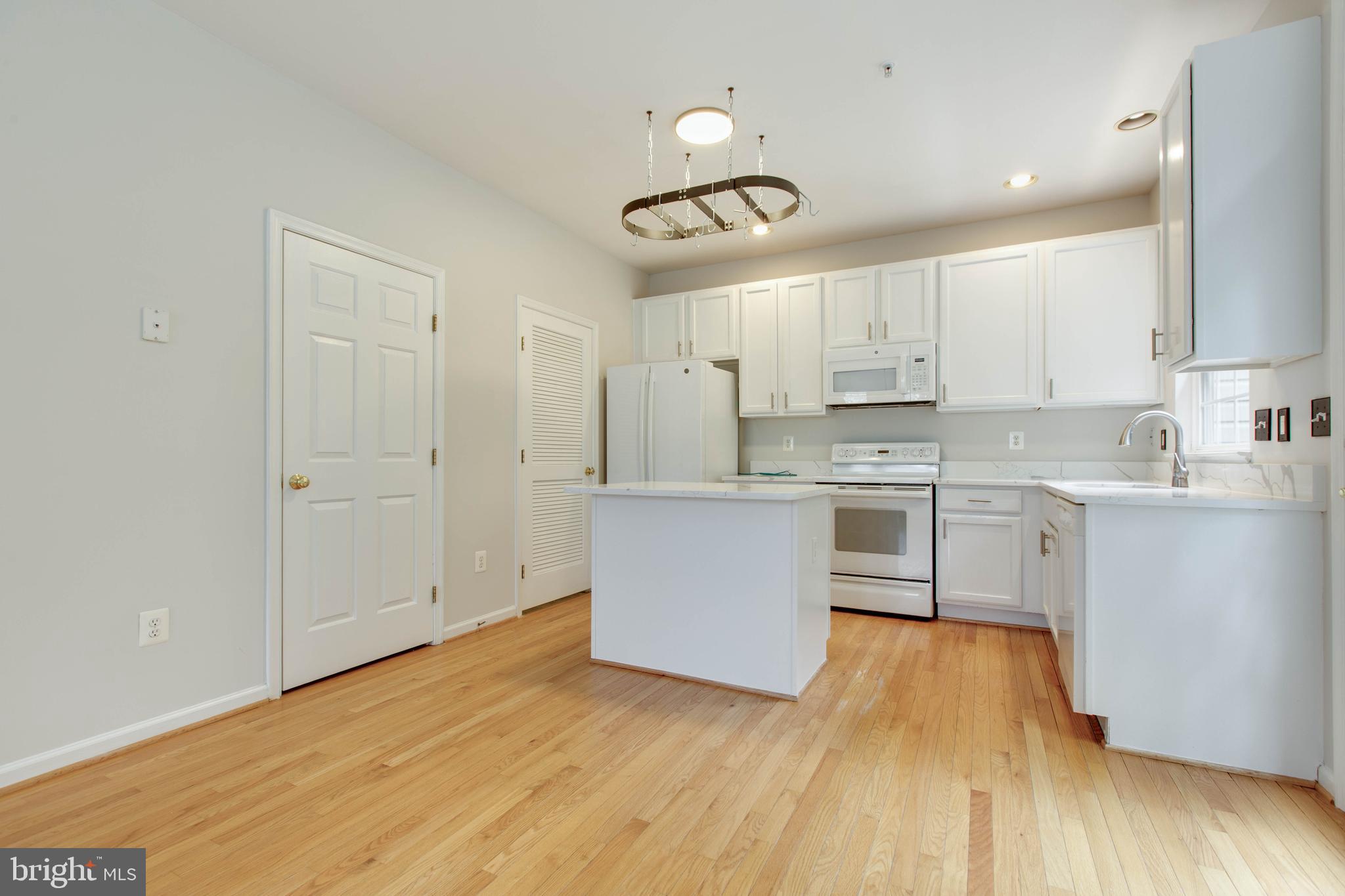 STOCKBRIDGE OVERLOOK - Residential Lease