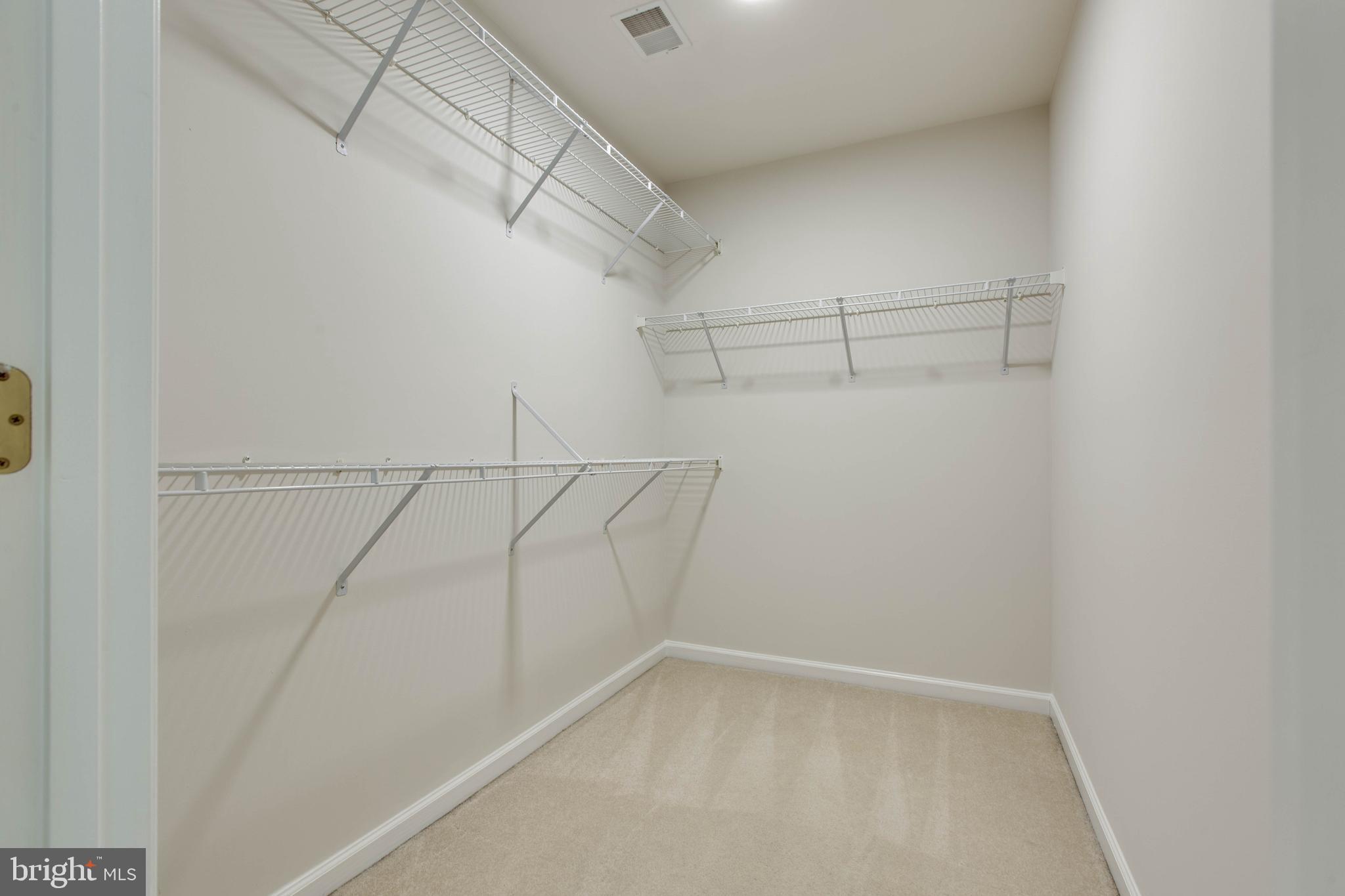 STOCKBRIDGE OVERLOOK - Residential Lease