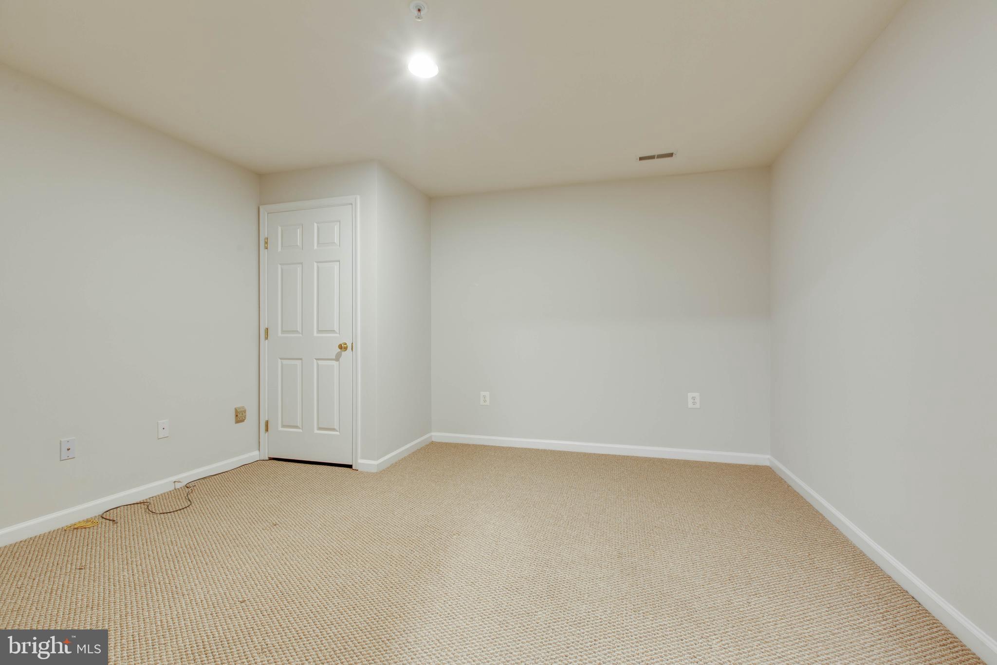 STOCKBRIDGE OVERLOOK - Residential Lease